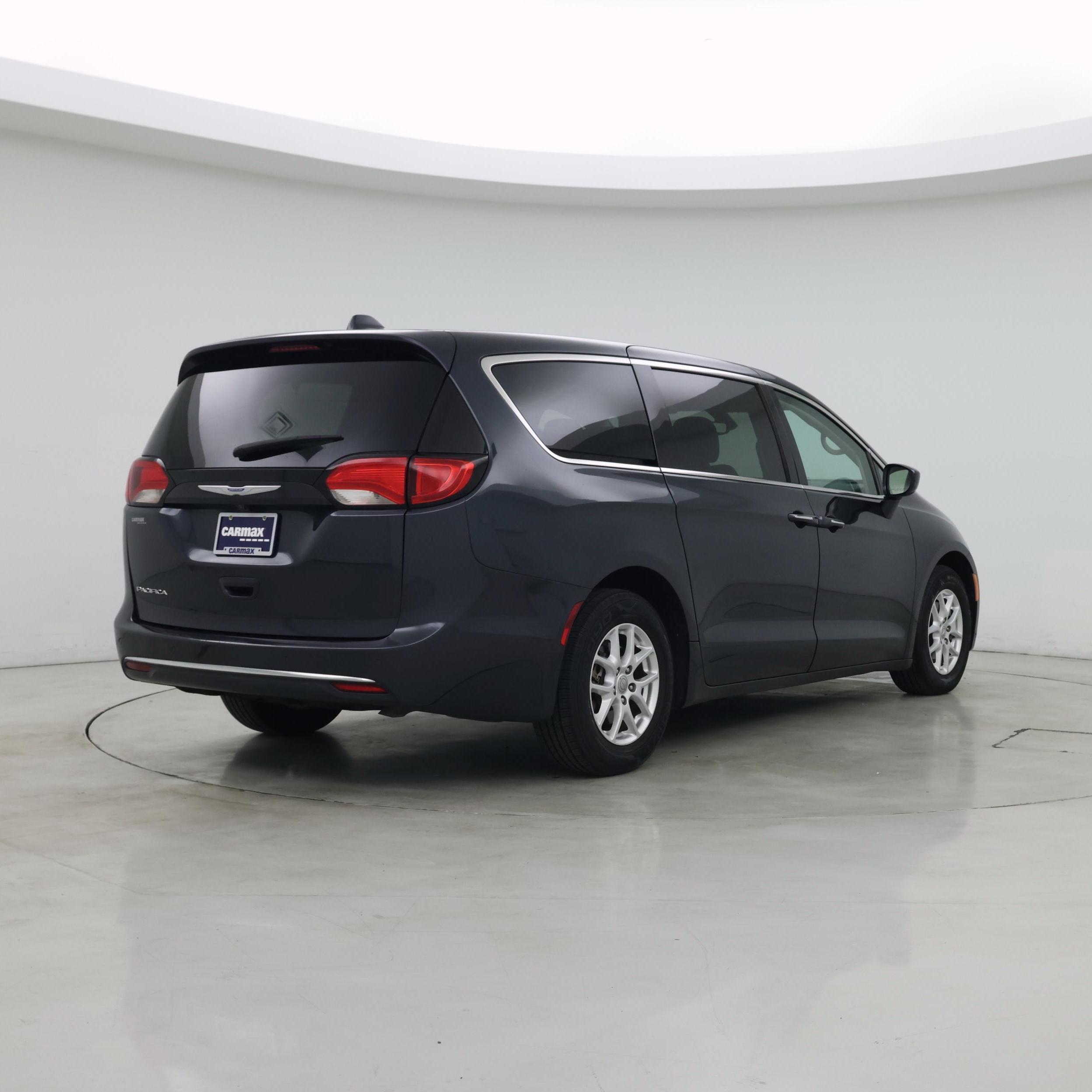 Thumbnail: 2020 Chrysler Pacifica - 8