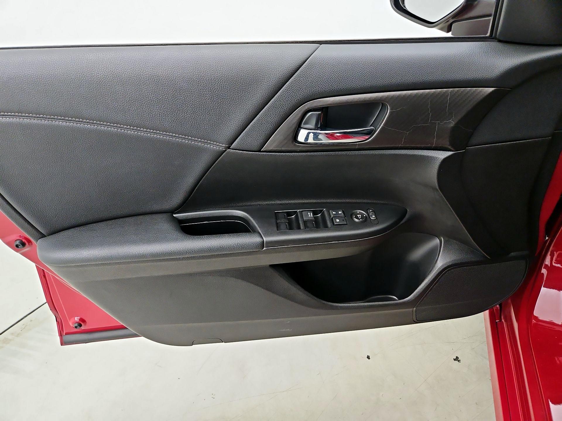 Thumbnail: 2017 Honda Accord - 12