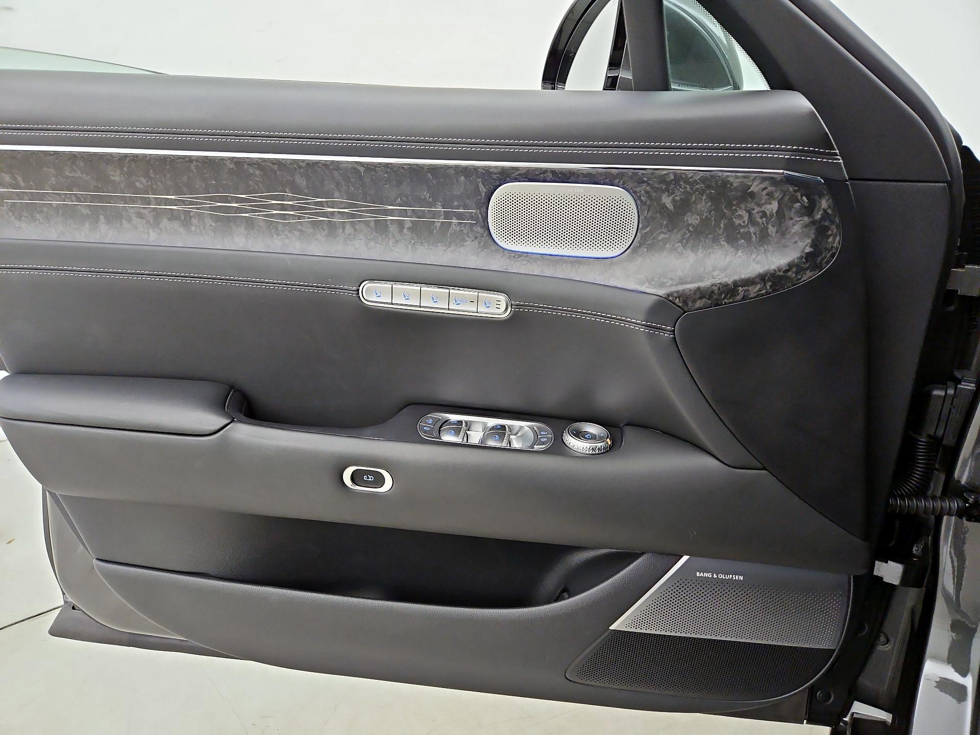 Thumbnail: 2023 Genesis G90 - 12