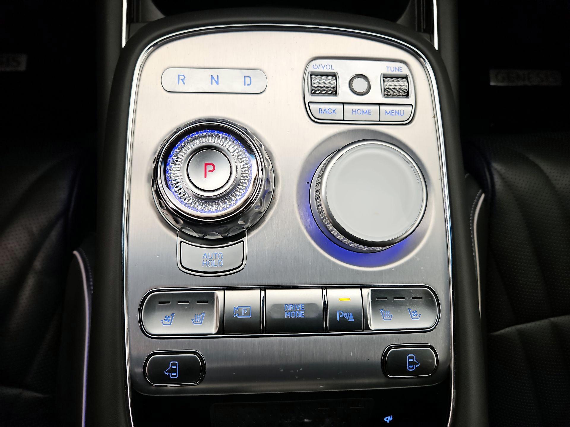 Thumbnail: 2023 Genesis G90 - 18