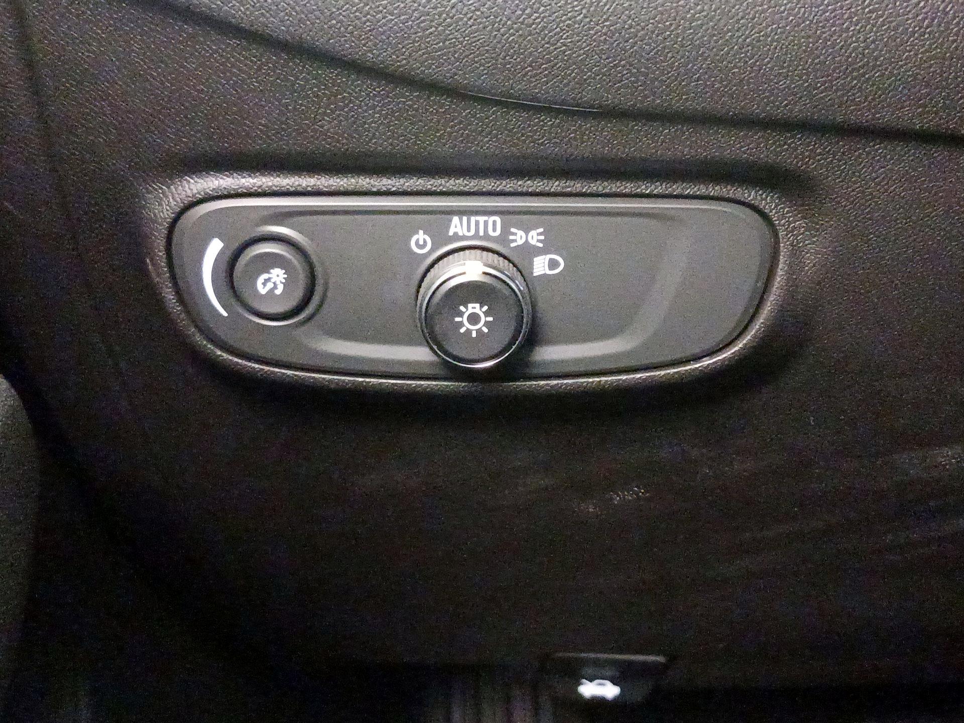 Thumbnail: 2022 Chevrolet Equinox - 13