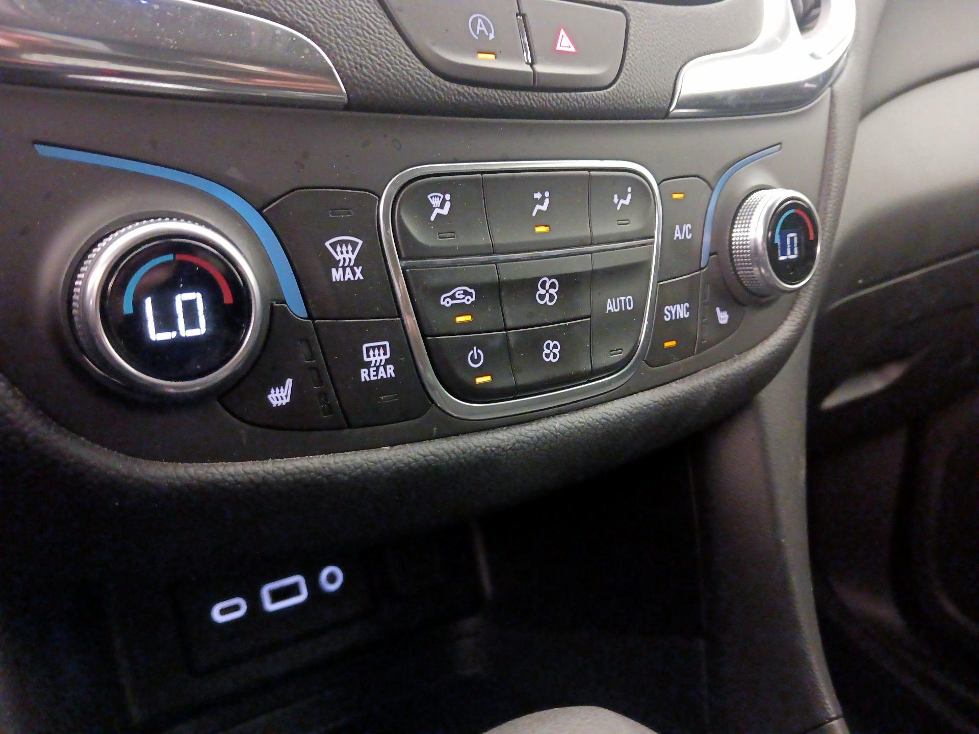 Thumbnail: 2022 Chevrolet Equinox - 16