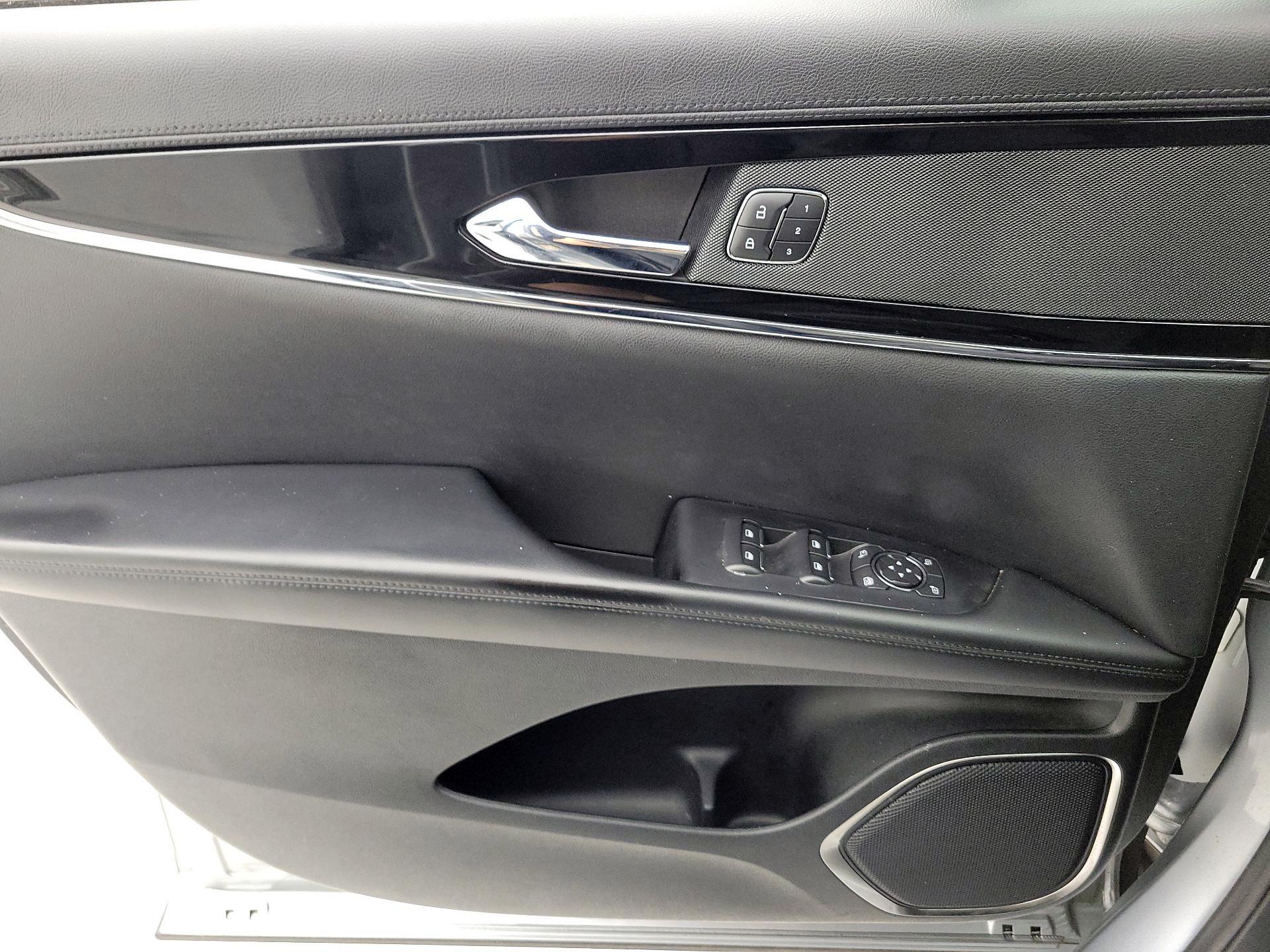 Thumbnail: 2022 Lincoln Nautilus - 12