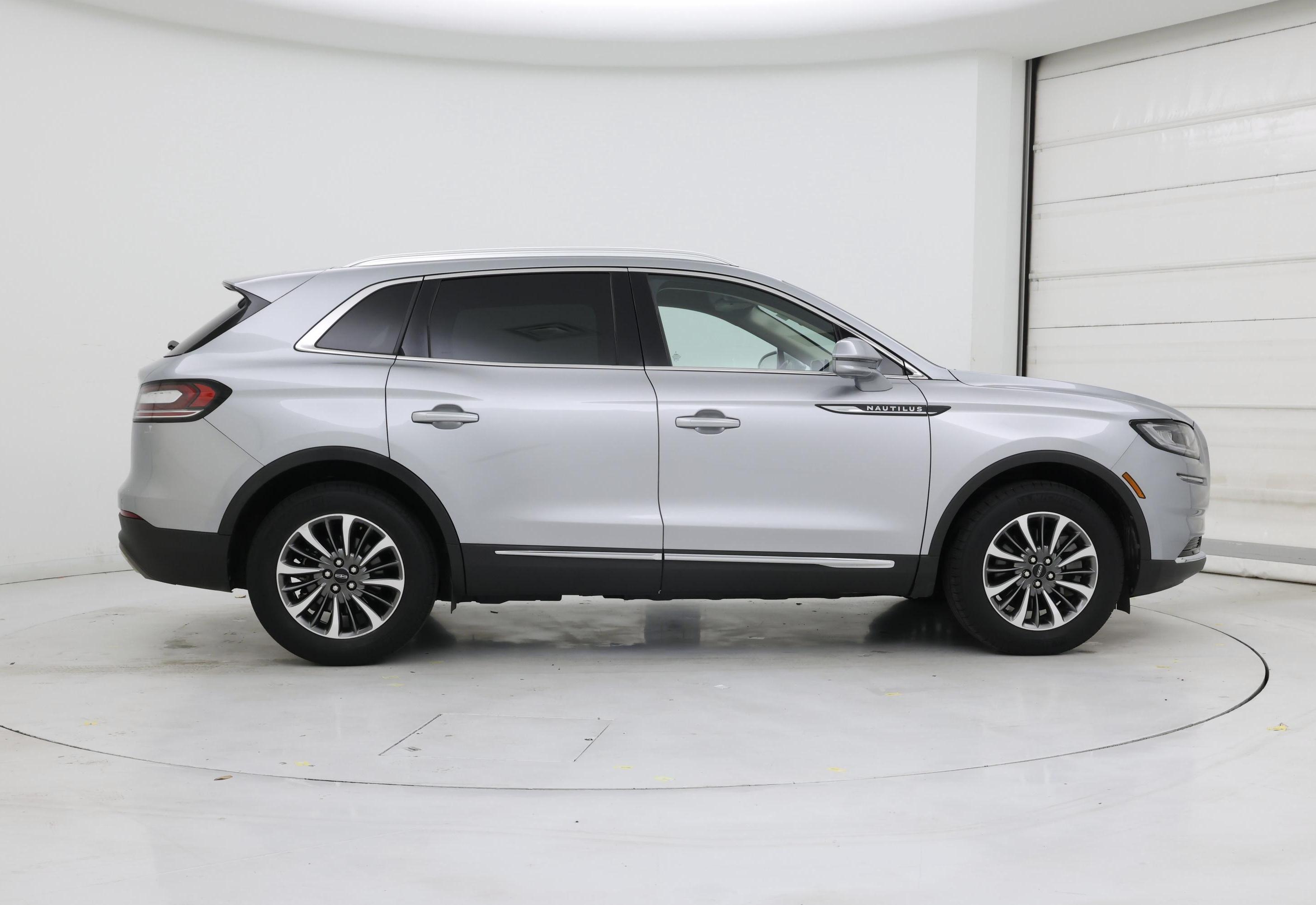 Thumbnail: 2022 Lincoln Nautilus - 7