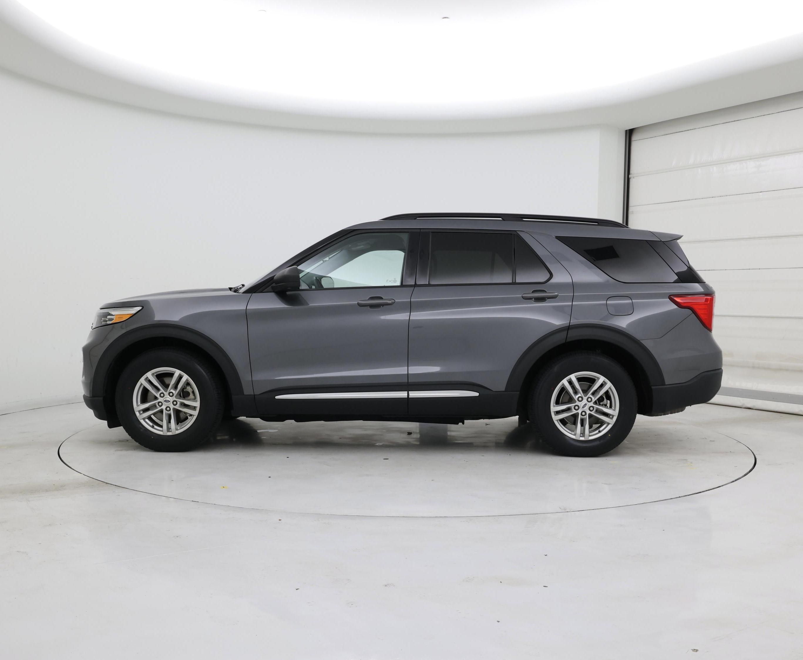 Thumbnail: 2022 Ford Explorer - 3