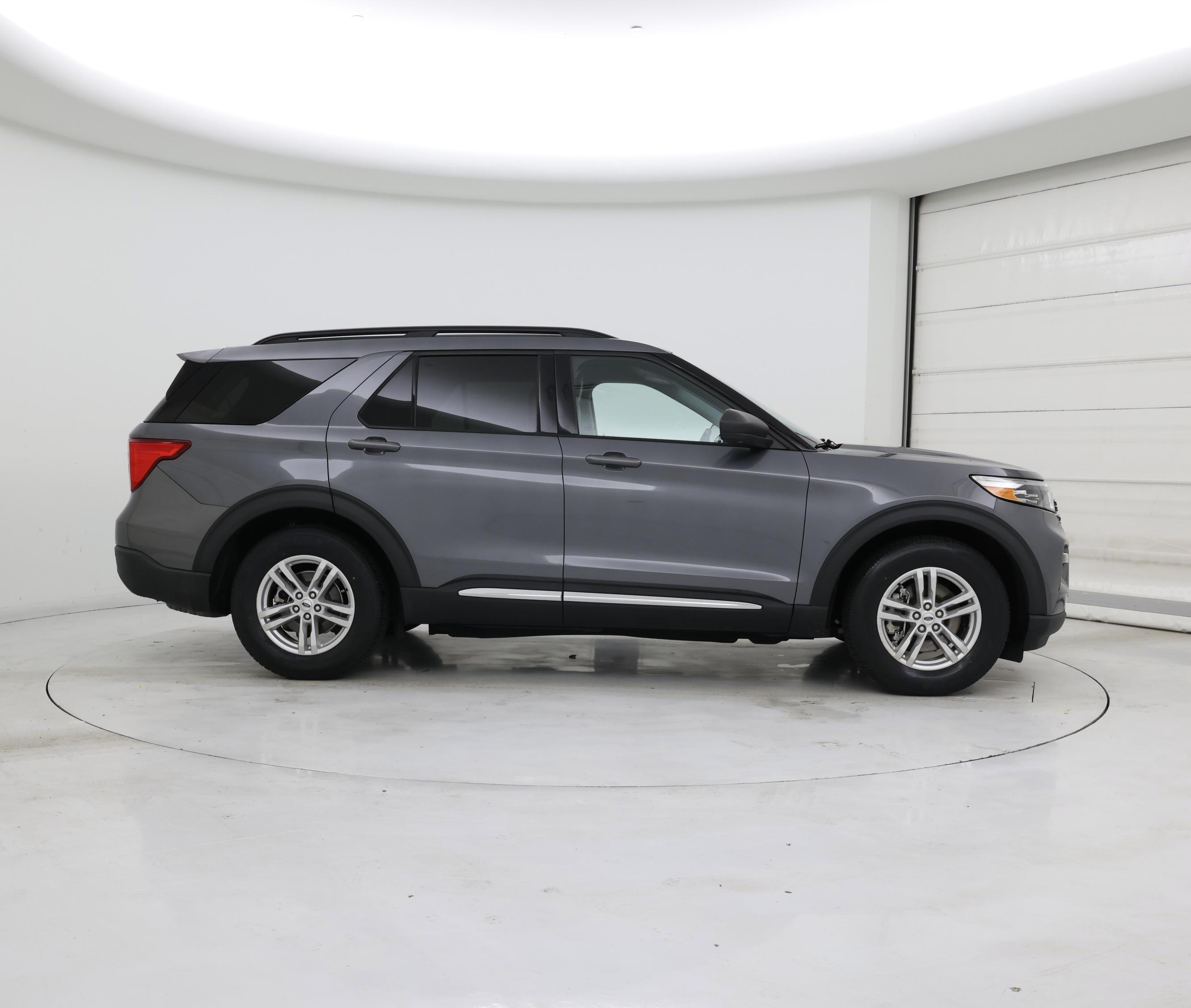 Thumbnail: 2022 Ford Explorer - 7