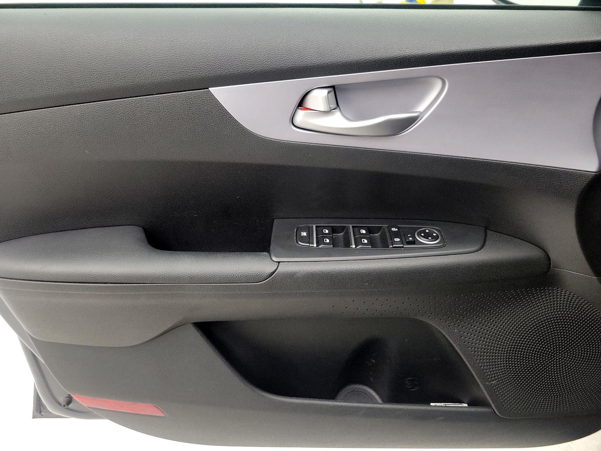 Thumbnail: 2024 Kia Forte - 12