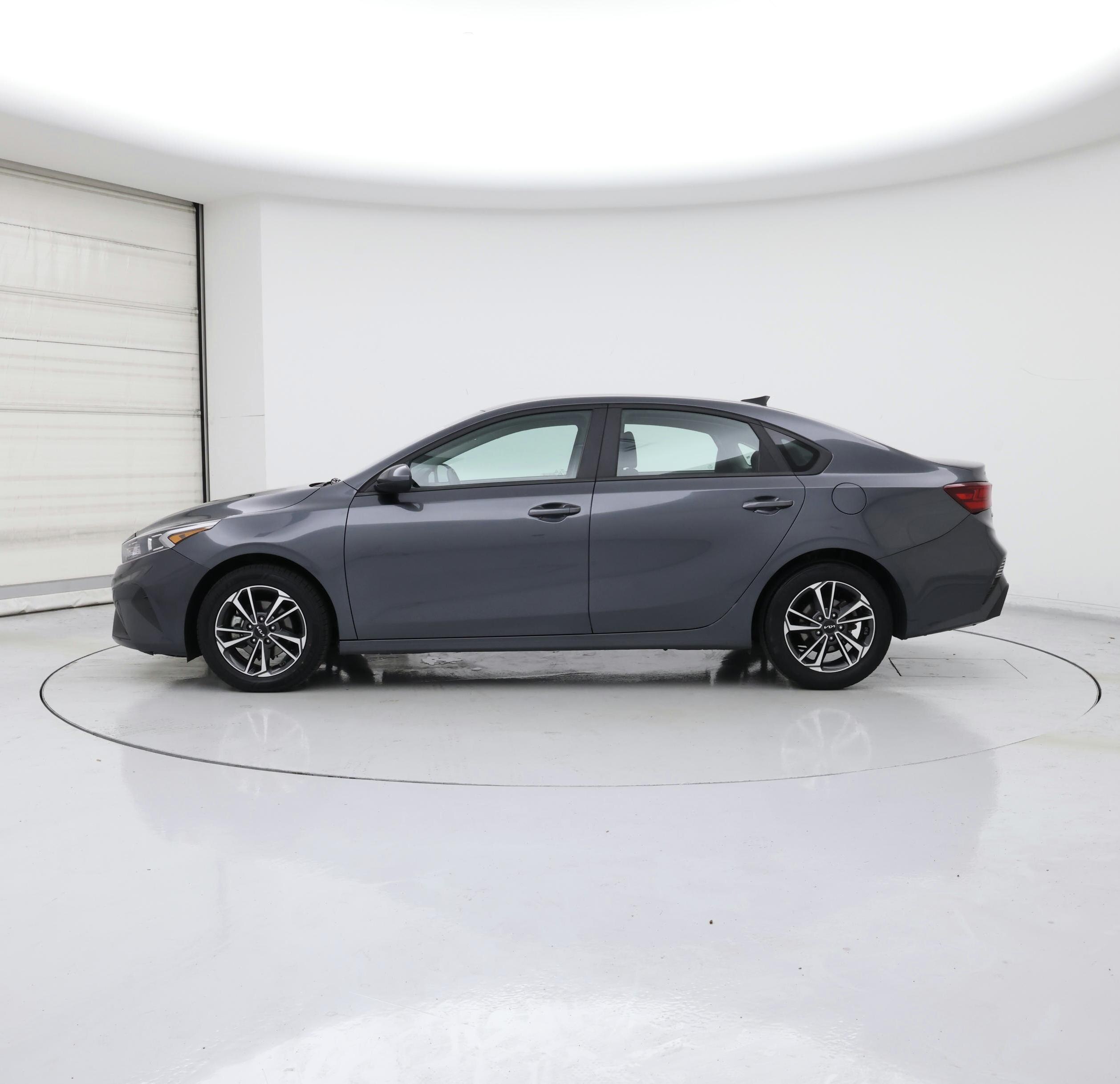 Thumbnail: 2024 Kia Forte - 3