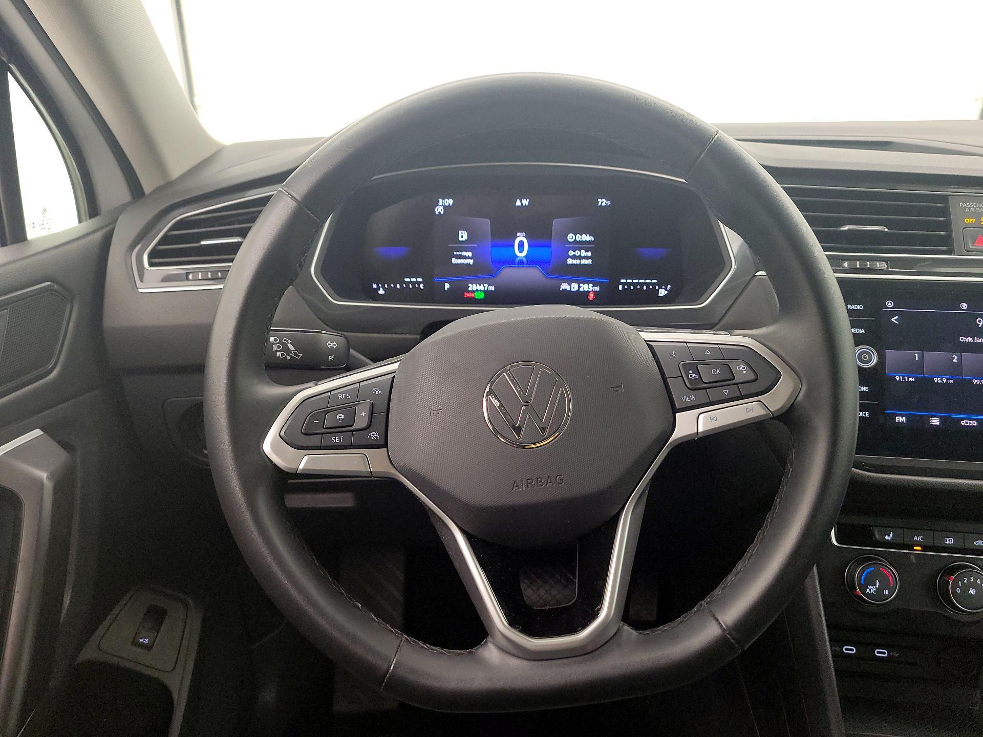 Thumbnail: 2024 Volkswagen Tiguan - 10