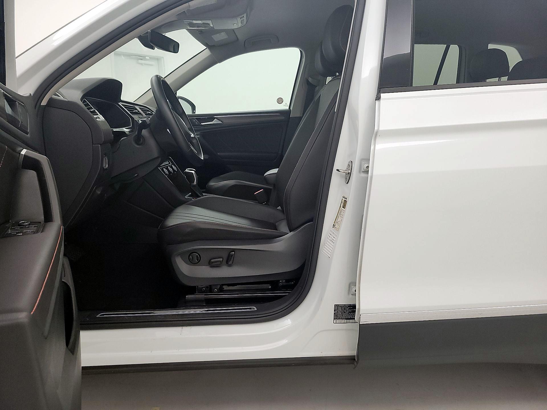 Thumbnail: 2024 Volkswagen Tiguan - 11