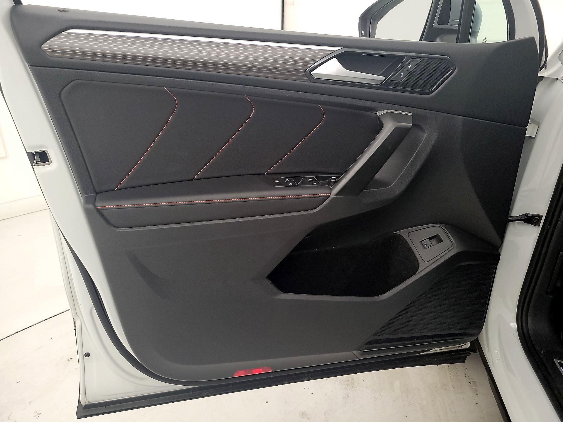 Thumbnail: 2024 Volkswagen Tiguan - 12