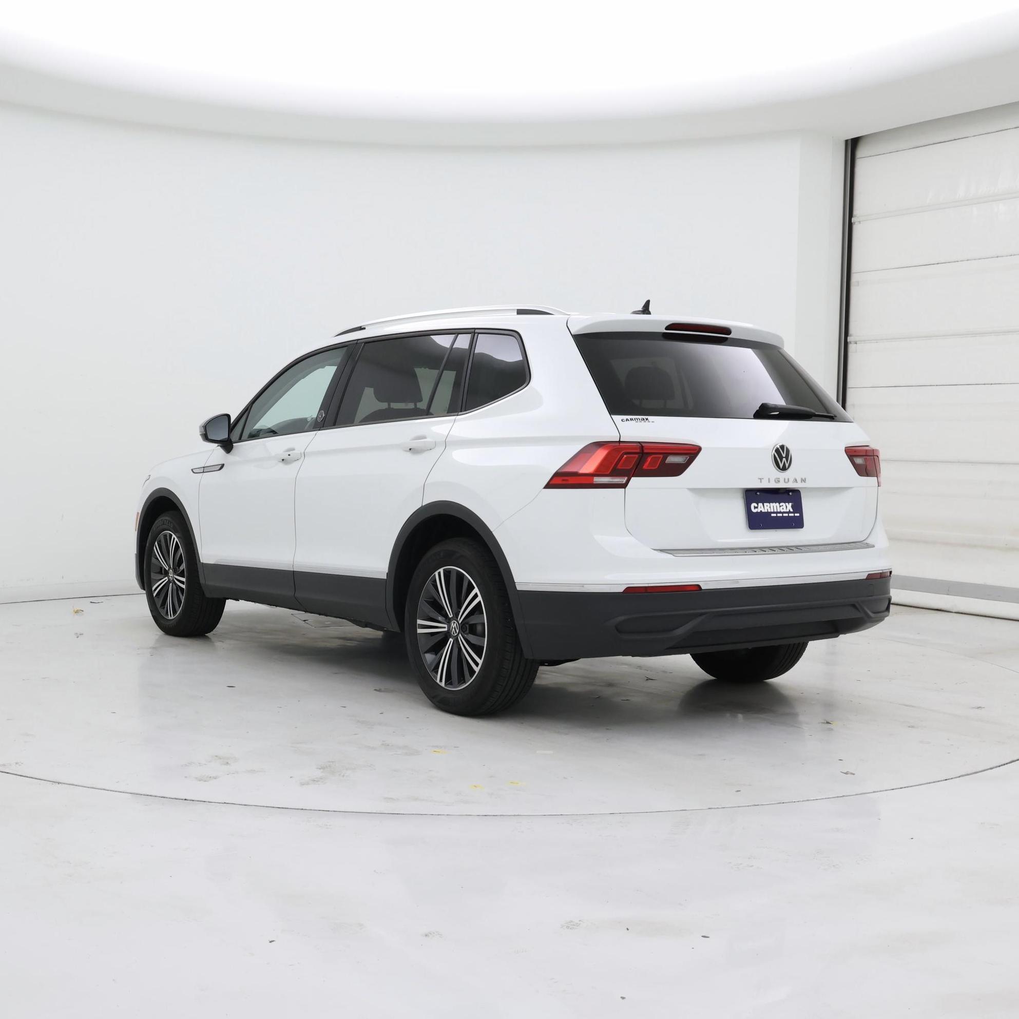 Thumbnail: 2024 Volkswagen Tiguan - 2