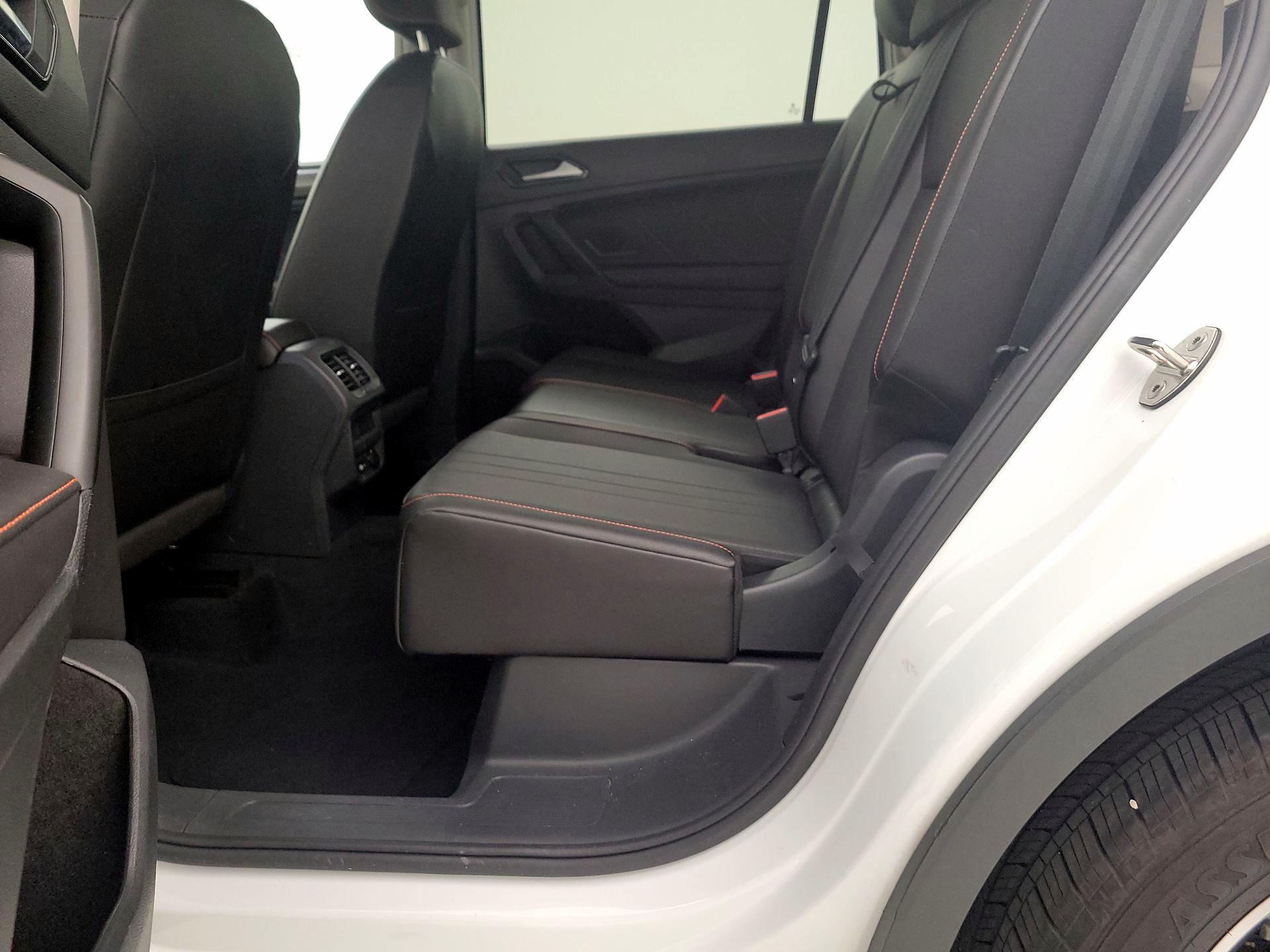 Thumbnail: 2024 Volkswagen Tiguan - 19