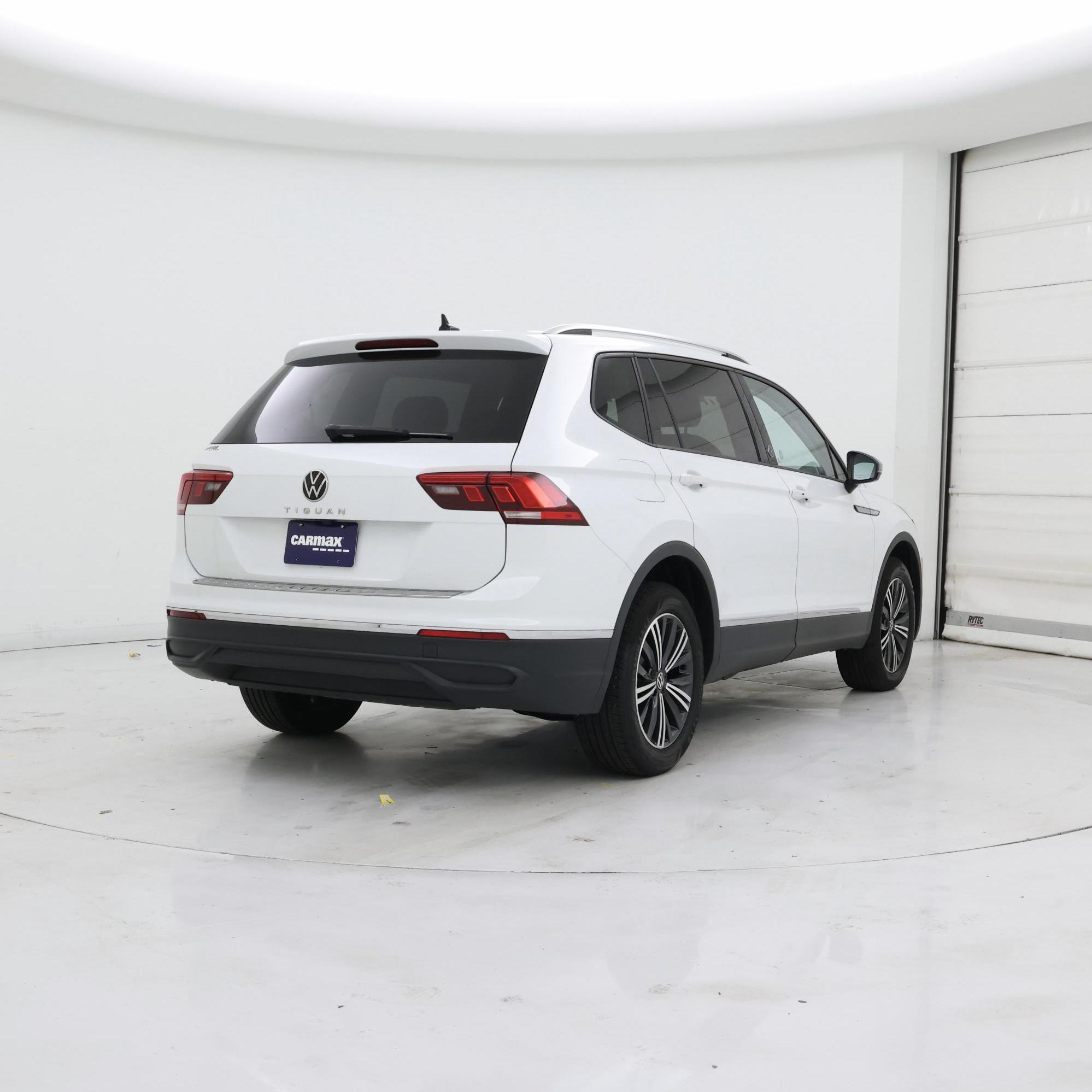 Thumbnail: 2024 Volkswagen Tiguan - 8