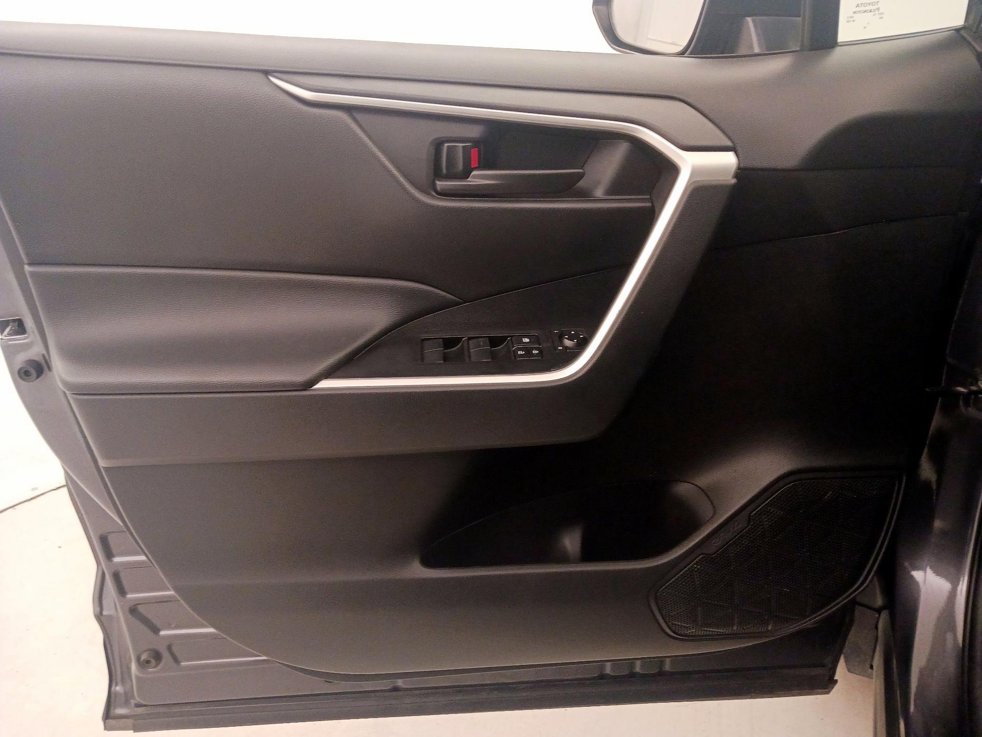 Thumbnail: 2024 Toyota RAV4 - 12