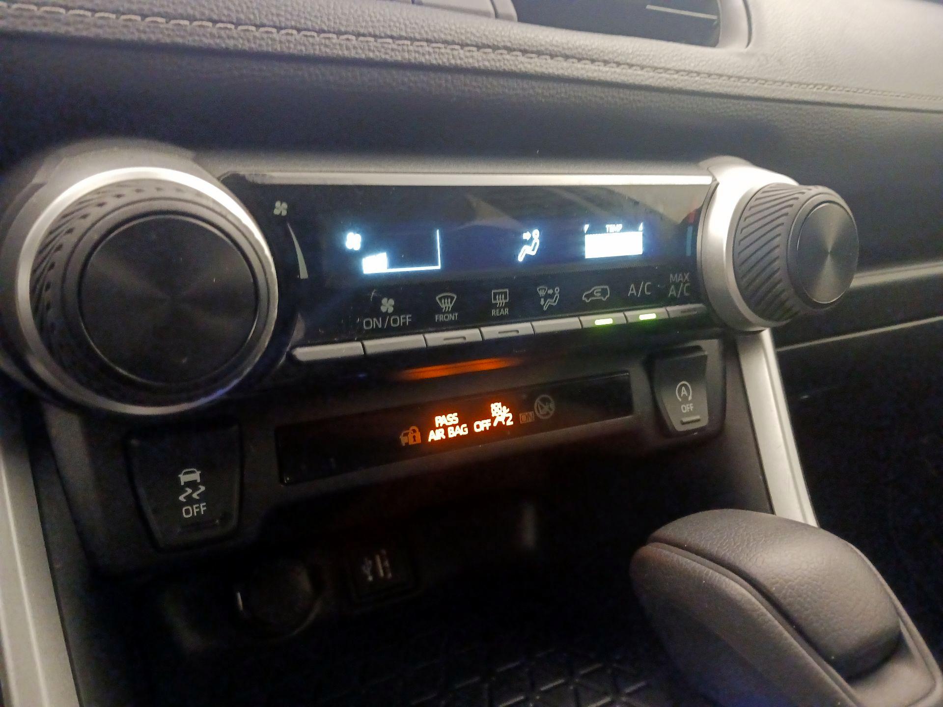 Thumbnail: 2024 Toyota RAV4 - 16