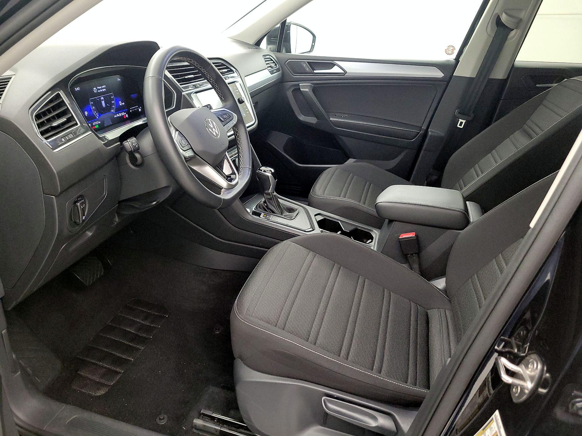 Thumbnail: 2024 Volkswagen Tiguan - 11