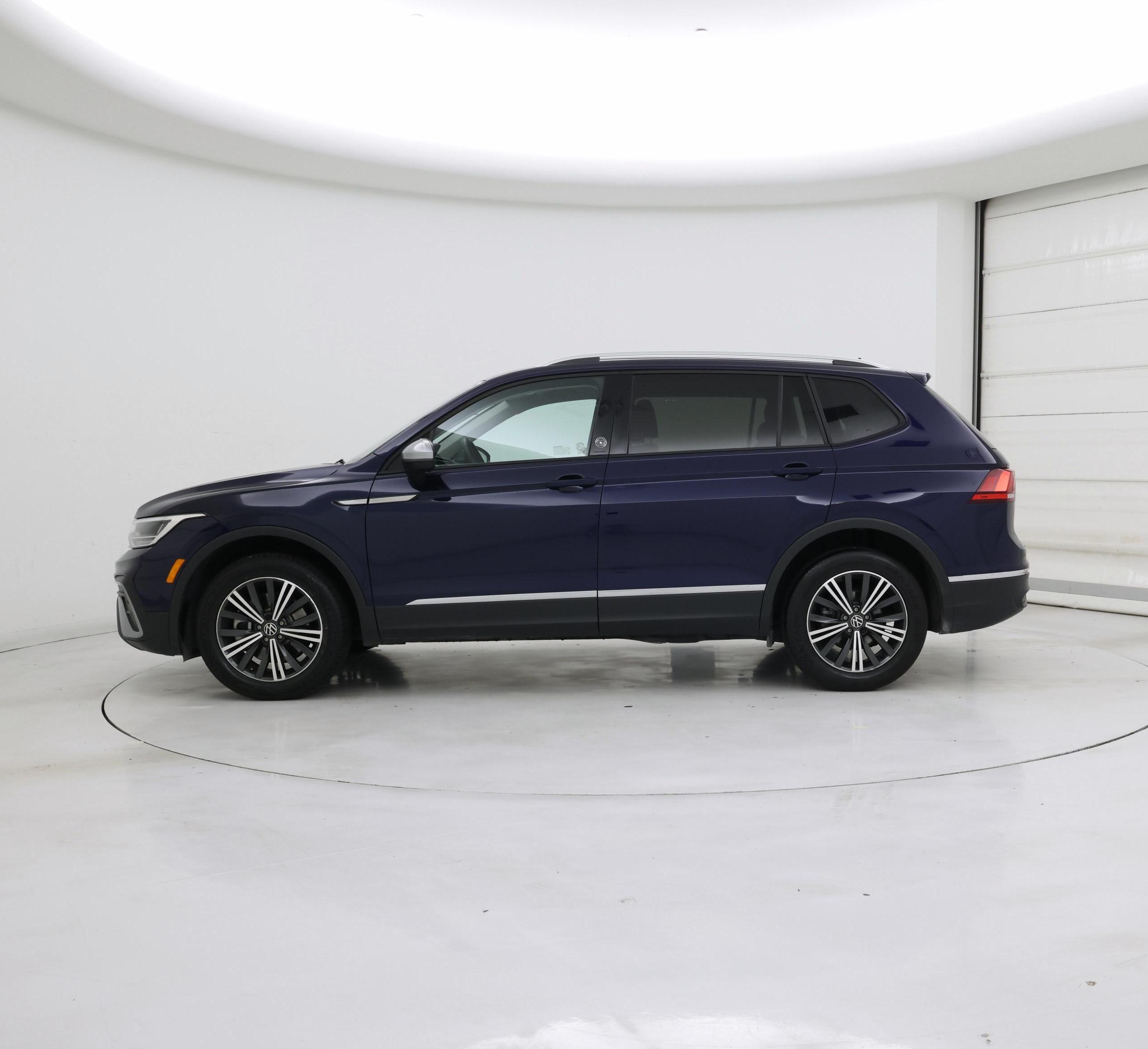 Thumbnail: 2024 Volkswagen Tiguan - 3