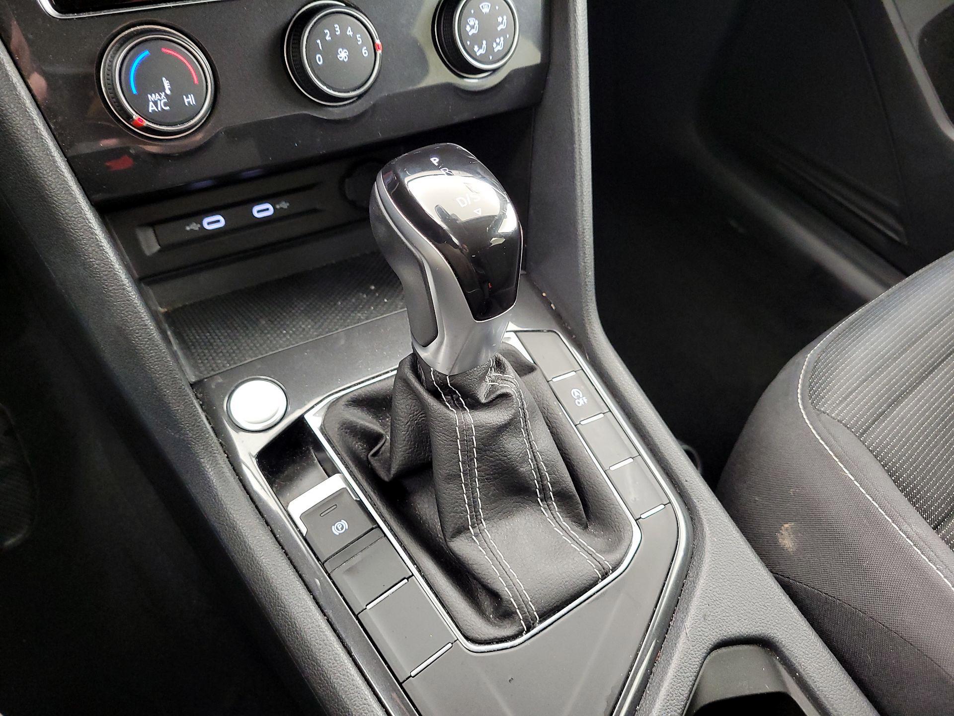 Thumbnail: 2024 Volkswagen Tiguan - 17