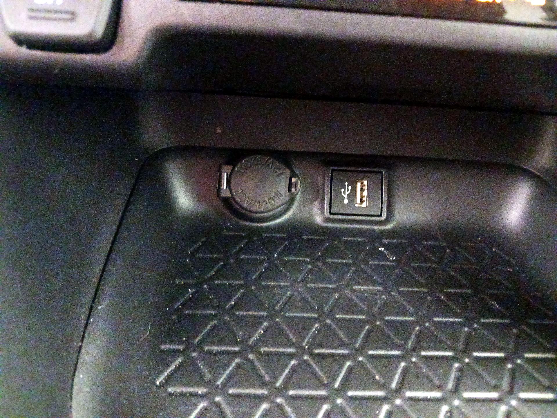 Thumbnail: 2025 Toyota RAV4 - 18