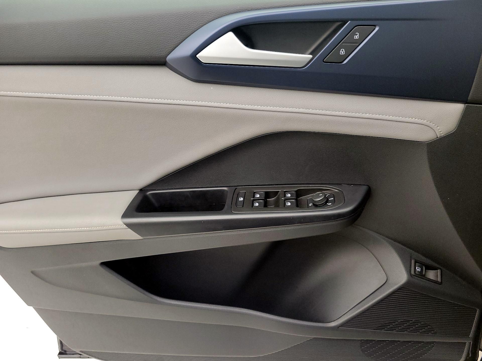 Thumbnail: 2024 Volkswagen Taos - 12