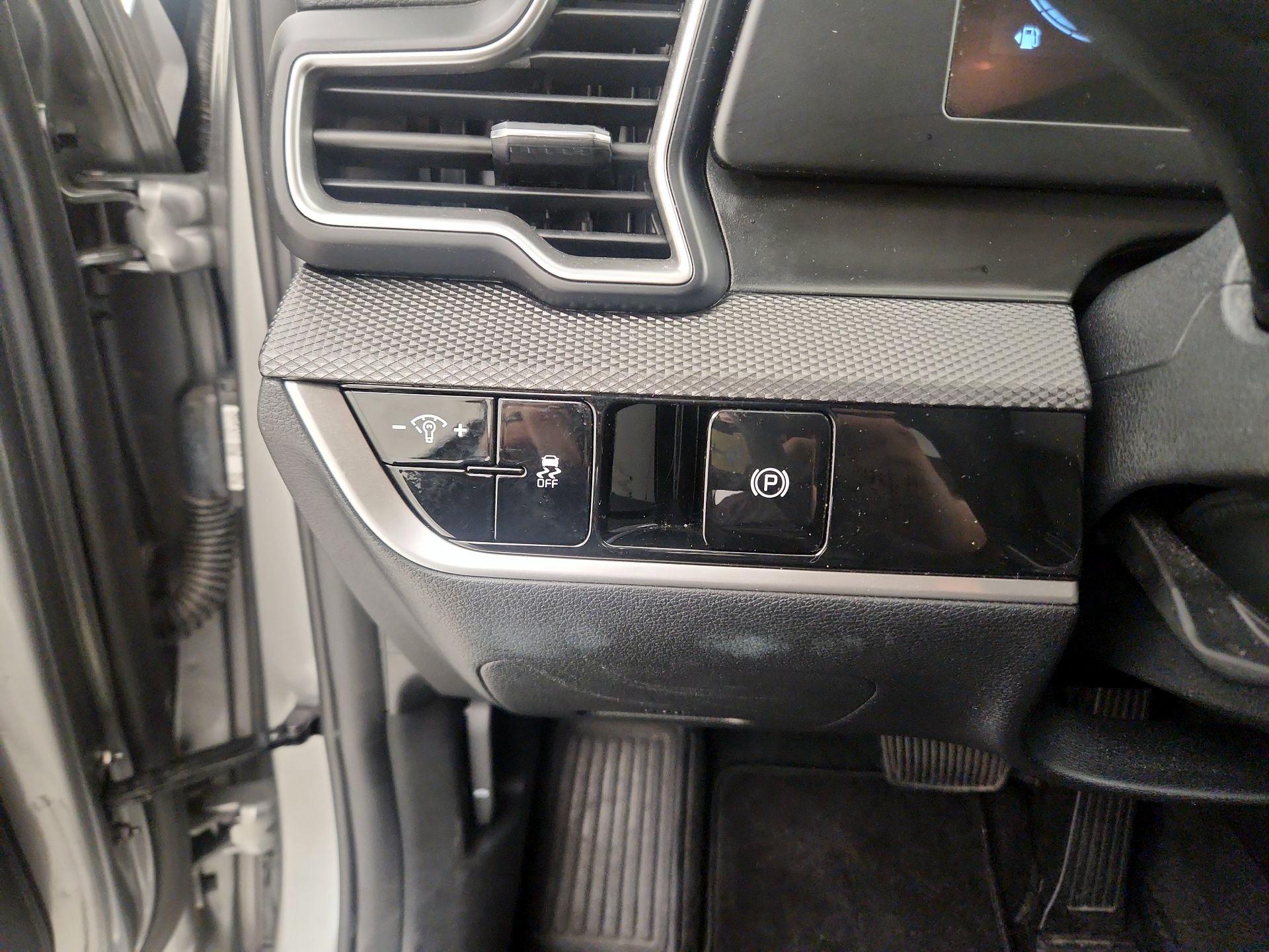 Thumbnail: 2024 Kia Sportage - 13