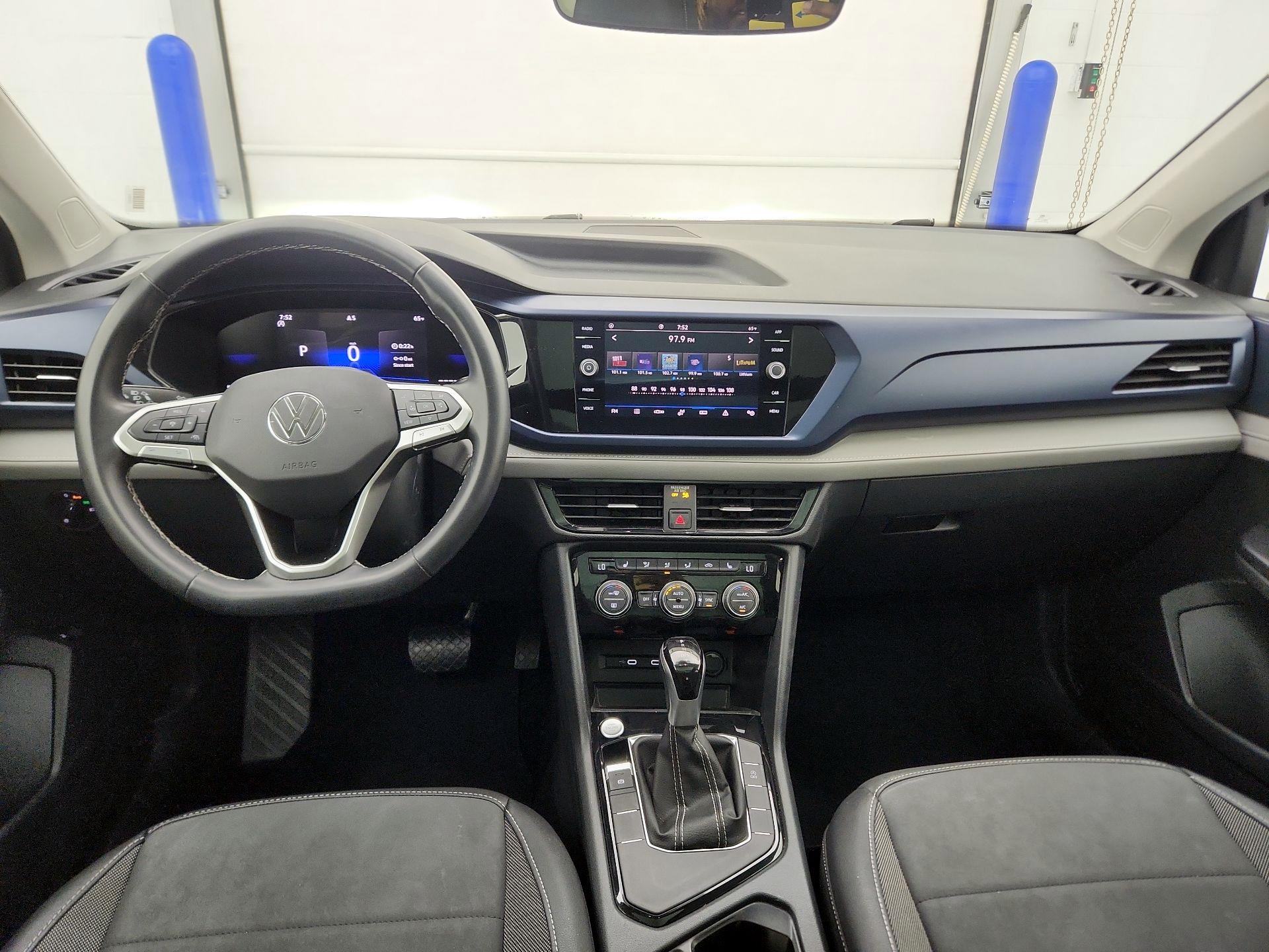 Thumbnail: 2024 Volkswagen Taos - 9