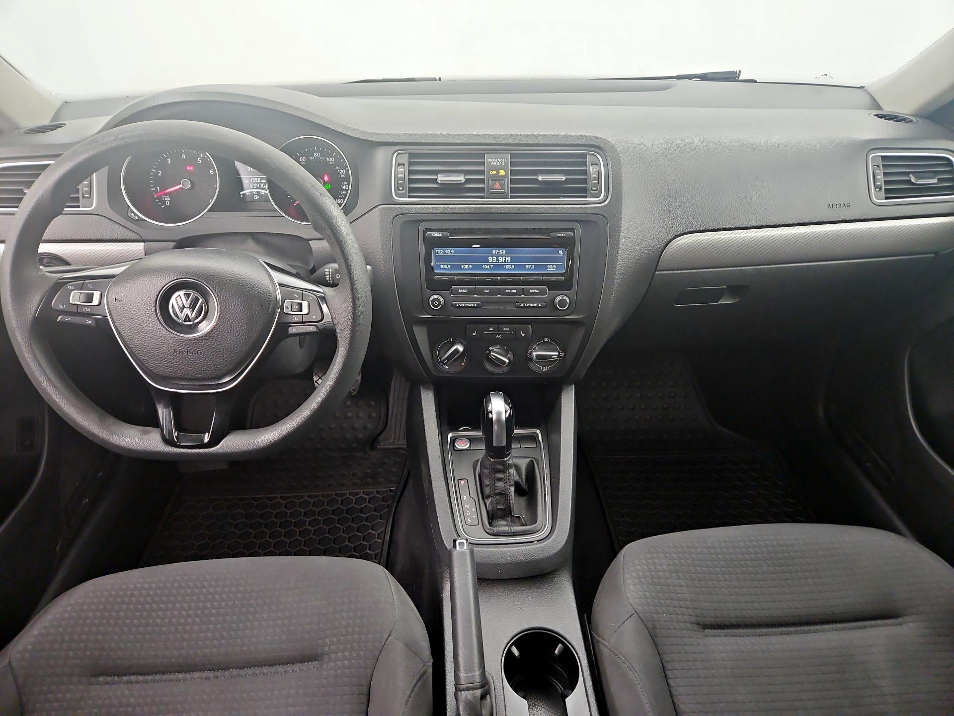 Thumbnail: 2015 Volkswagen Jetta - 9
