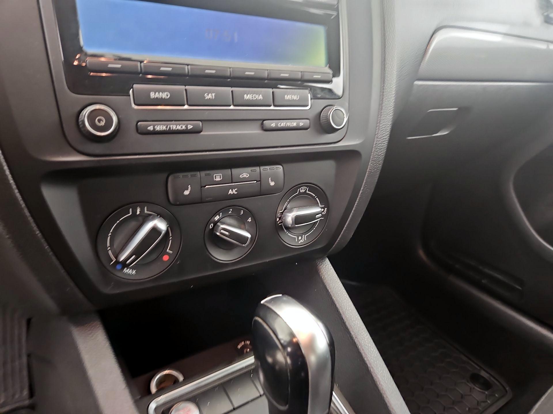 Thumbnail: 2015 Volkswagen Jetta - 15