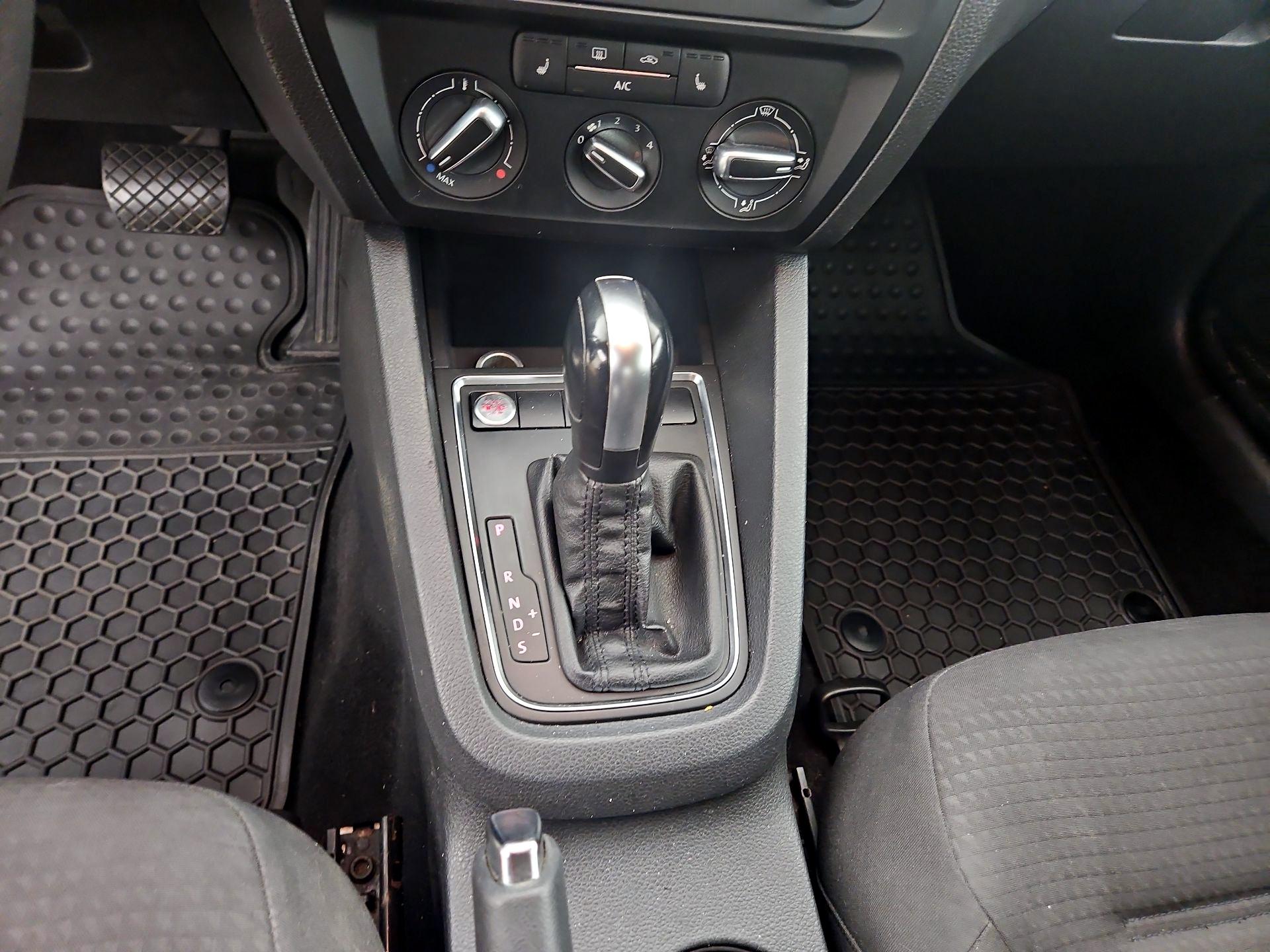 Thumbnail: 2015 Volkswagen Jetta - 16