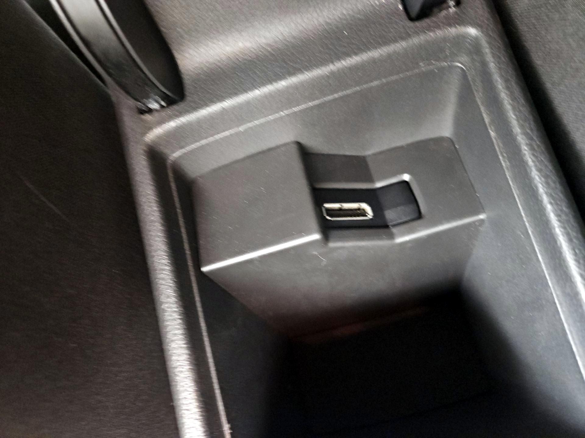 Thumbnail: 2015 Volkswagen Jetta - 17