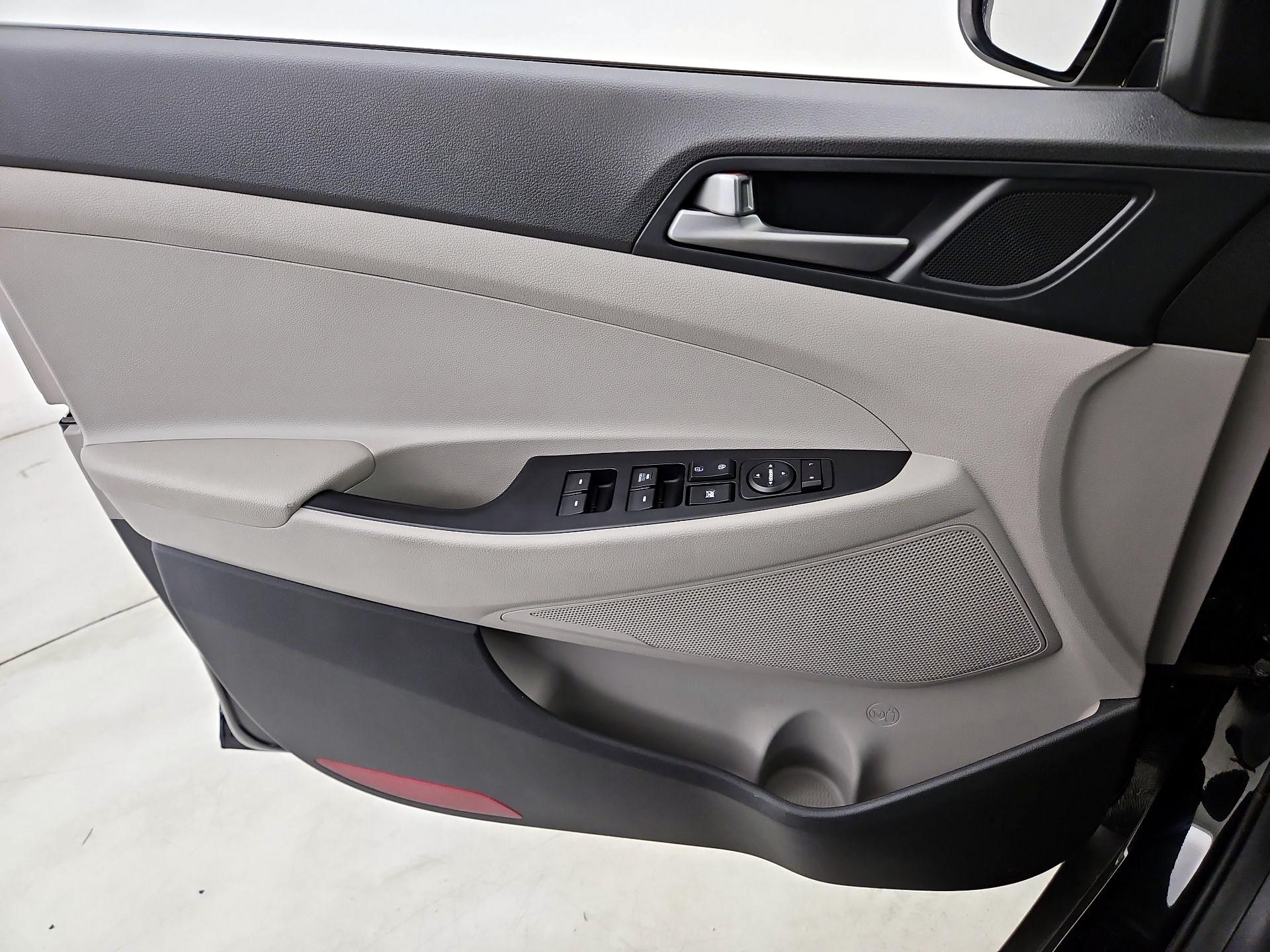 Thumbnail: 2018 Hyundai Tucson - 12