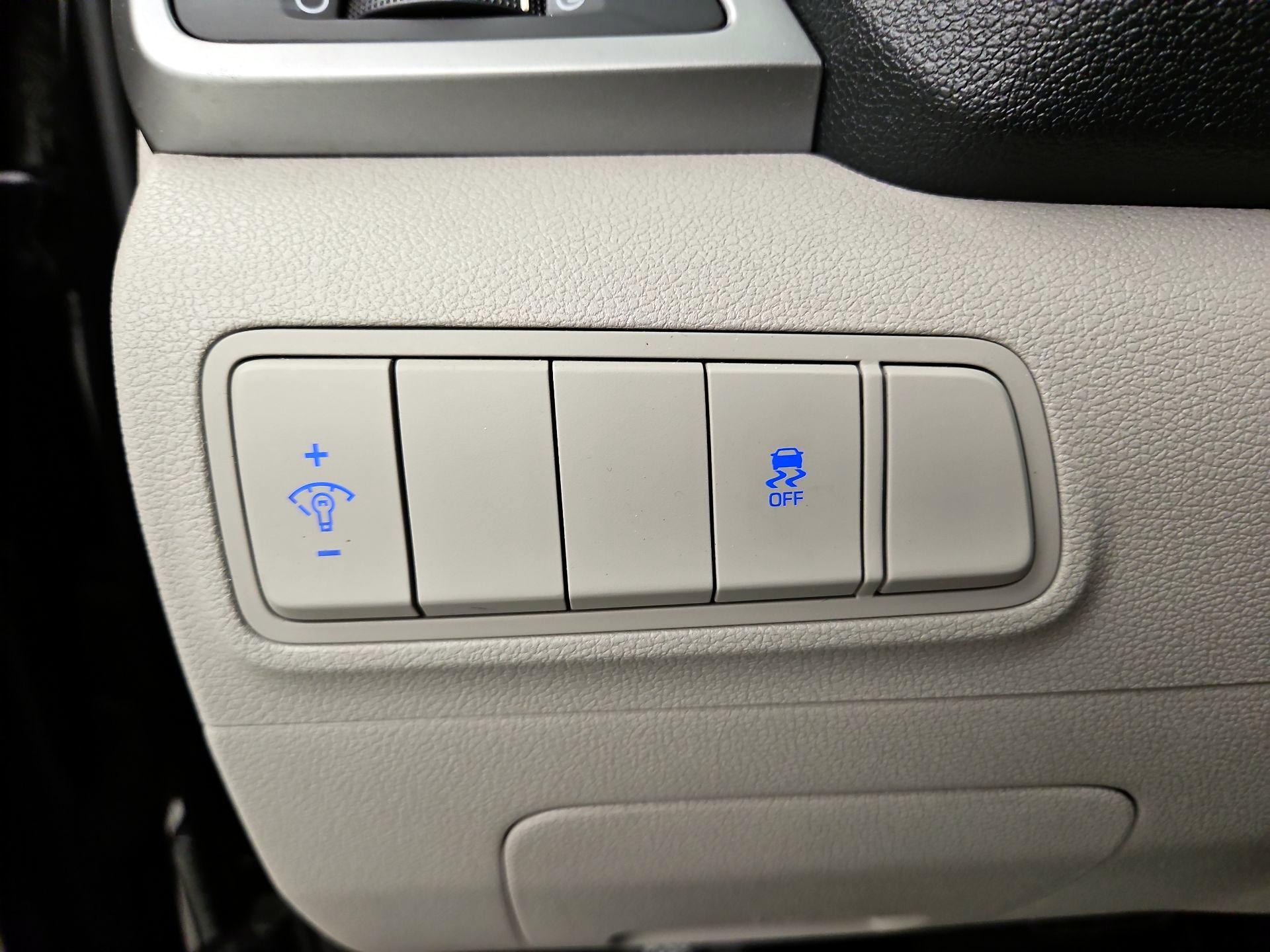 Thumbnail: 2018 Hyundai Tucson - 13