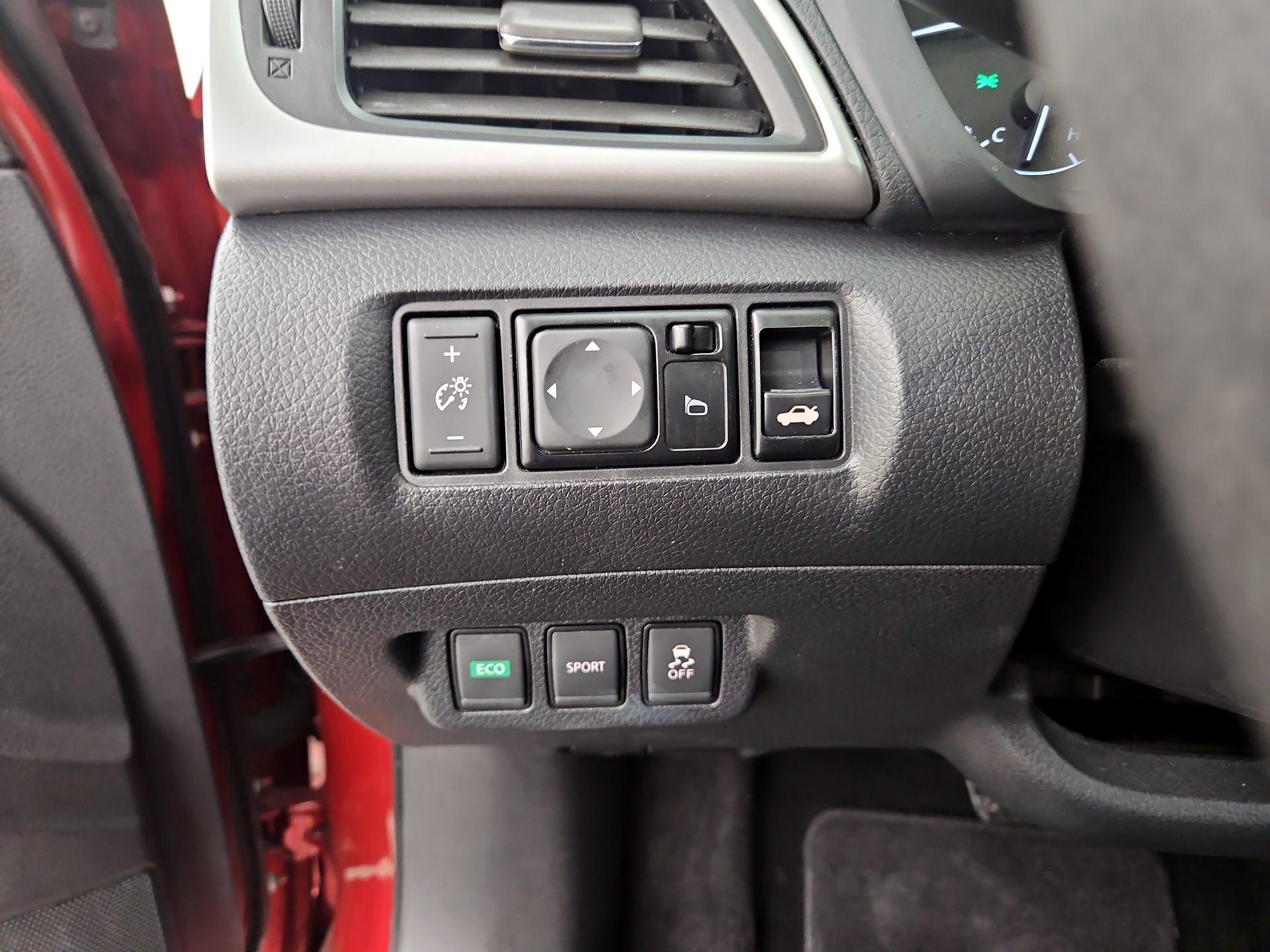 Thumbnail: 2017 Nissan Sentra - 13