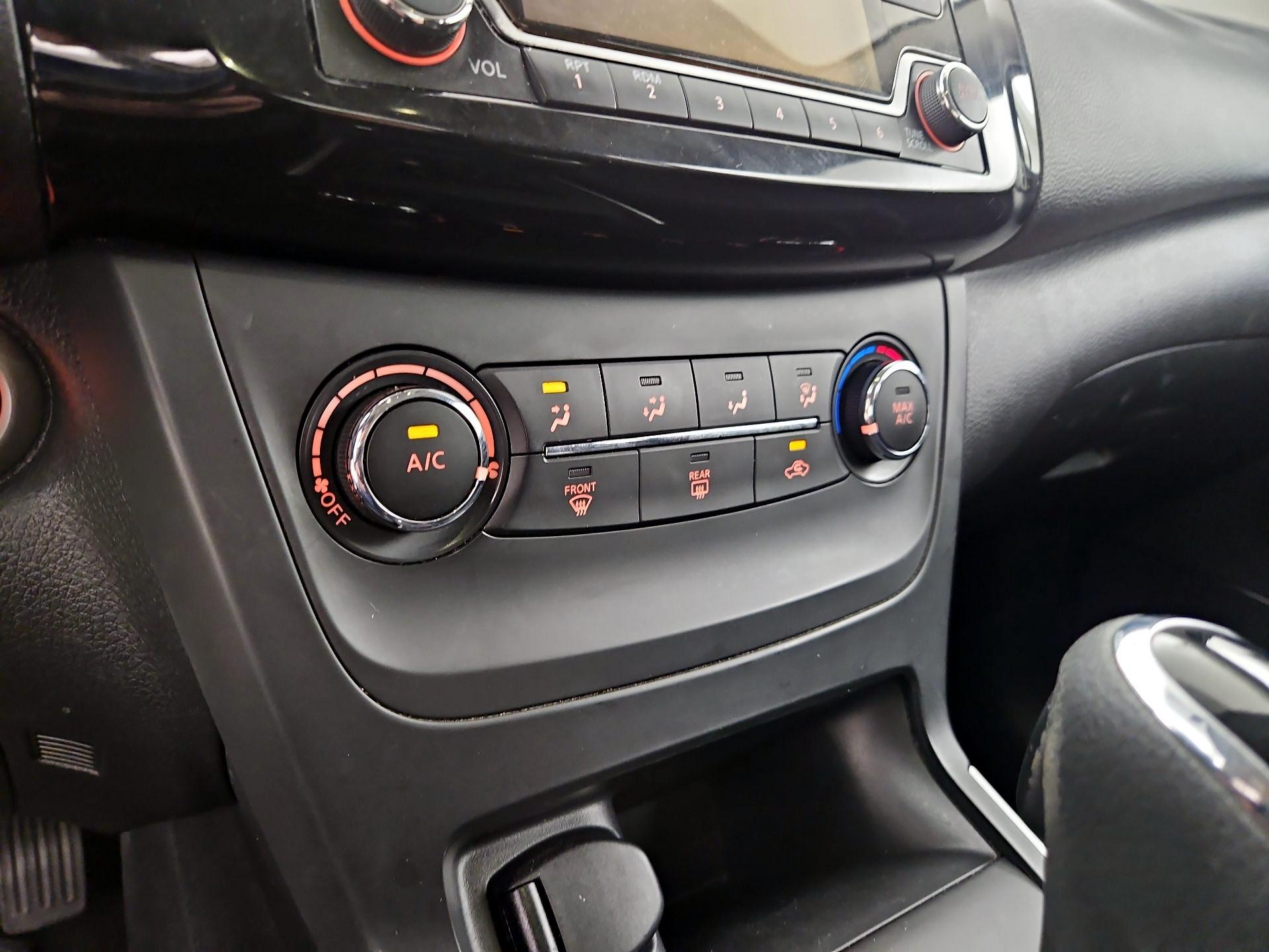 Thumbnail: 2017 Nissan Sentra - 16