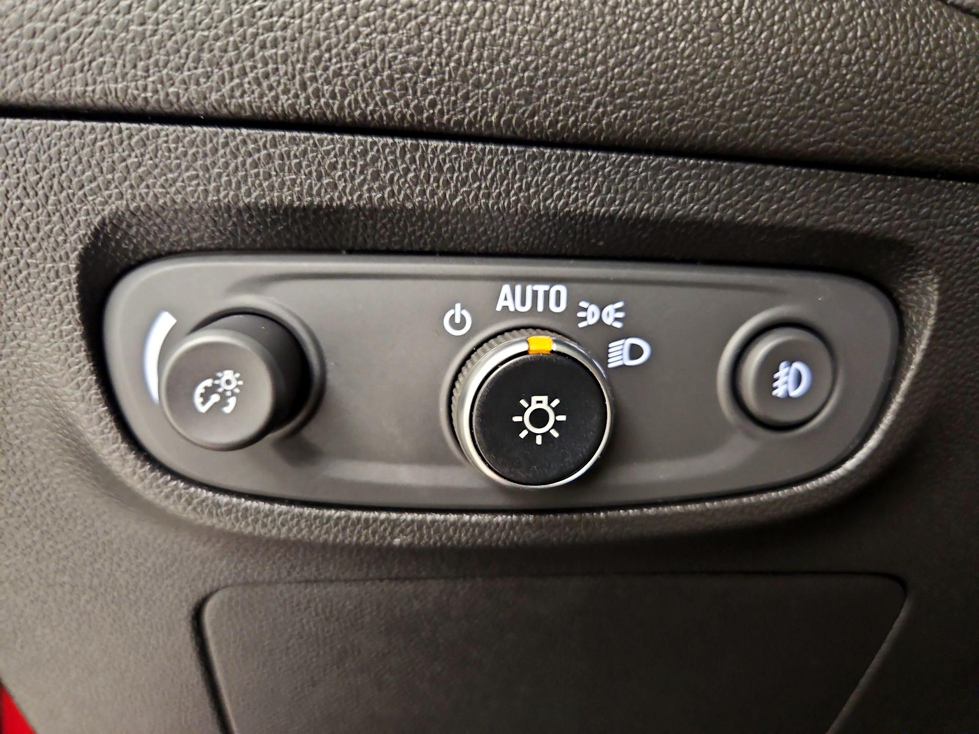 Thumbnail: 2020 Buick Encore GX - 13