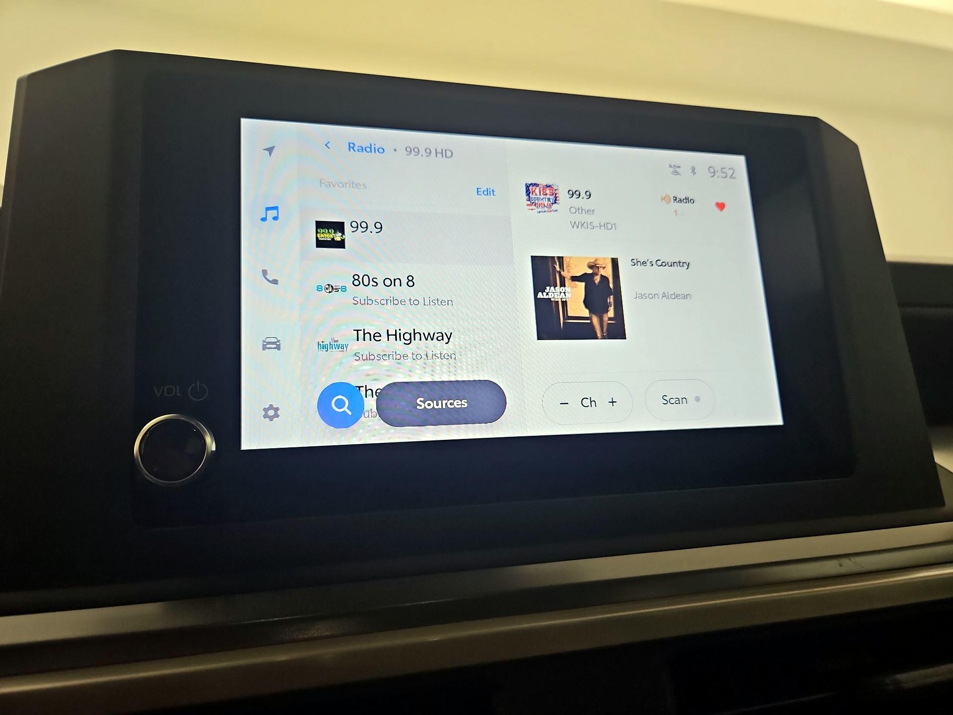 Thumbnail: 2024 Toyota Tacoma - 16