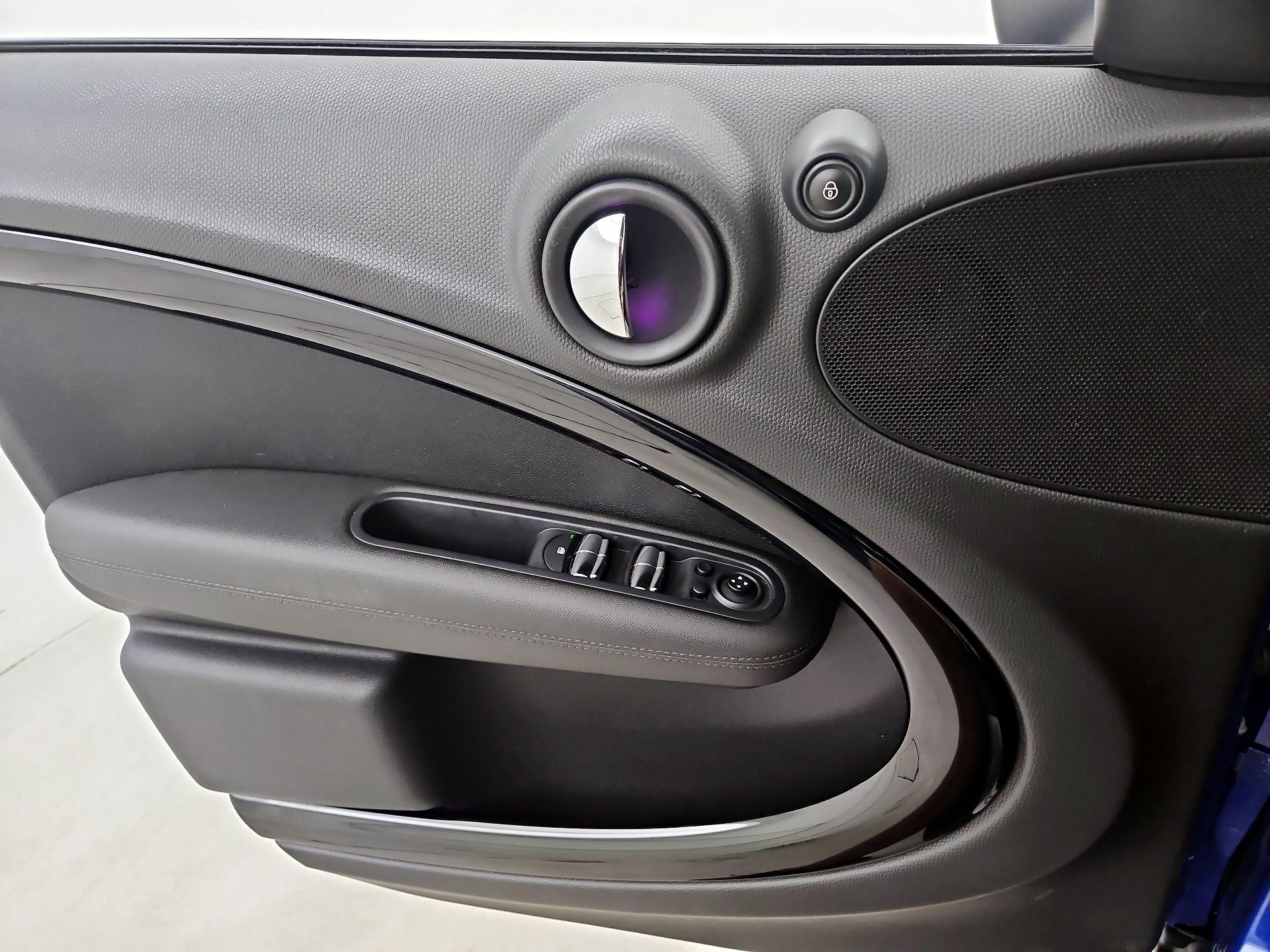 Thumbnail: 2015 MINI Cooper Countryman - 12