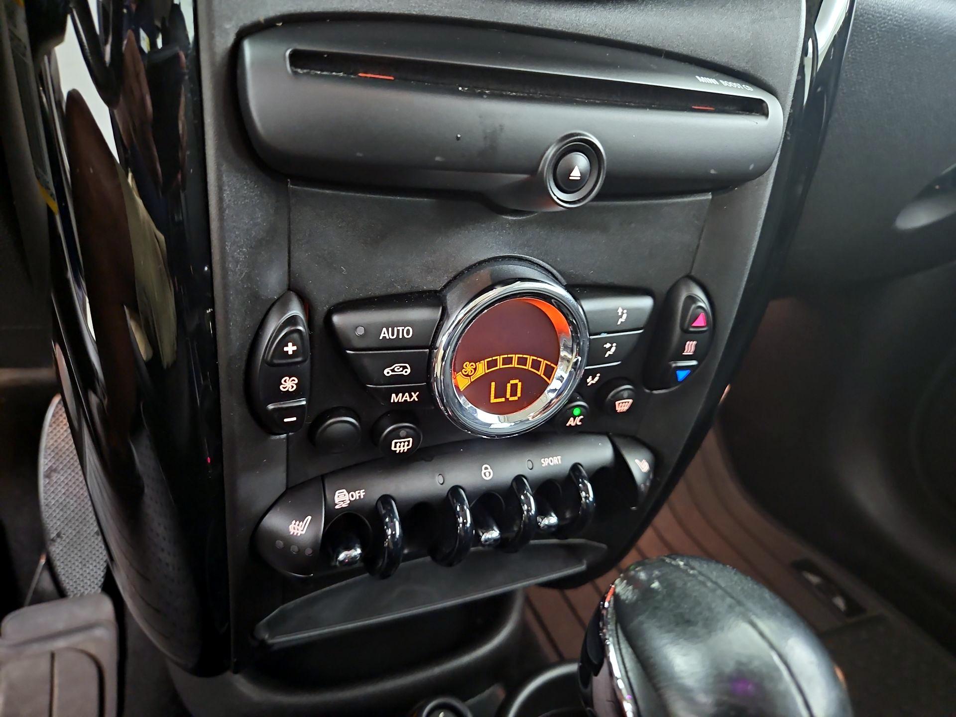 Thumbnail: 2015 MINI Cooper Countryman - 14