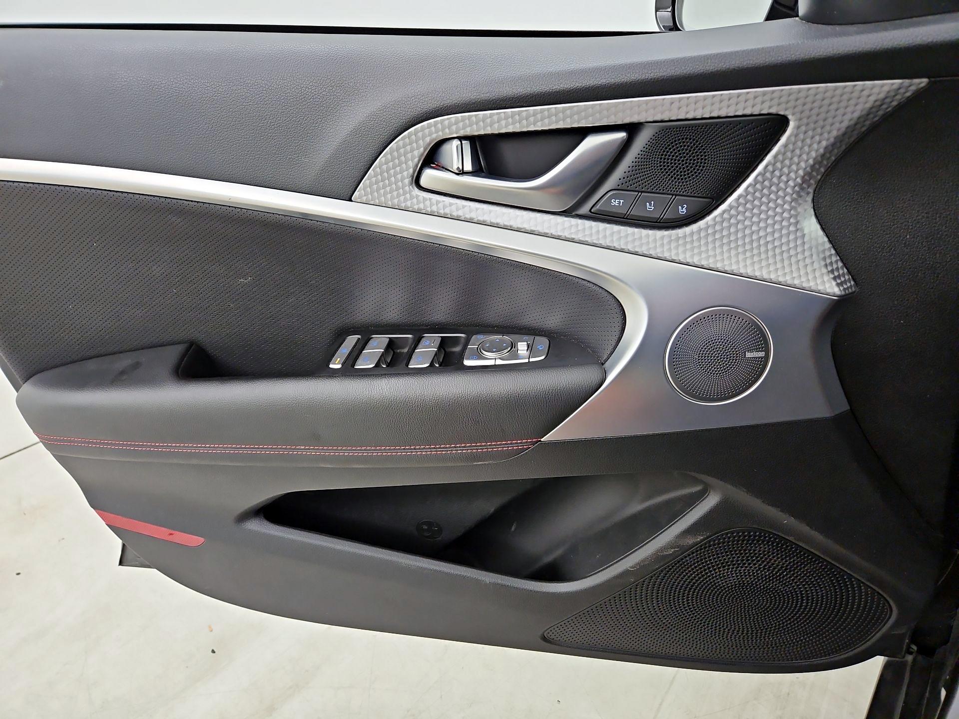 Thumbnail: 2023 Genesis G70 - 12