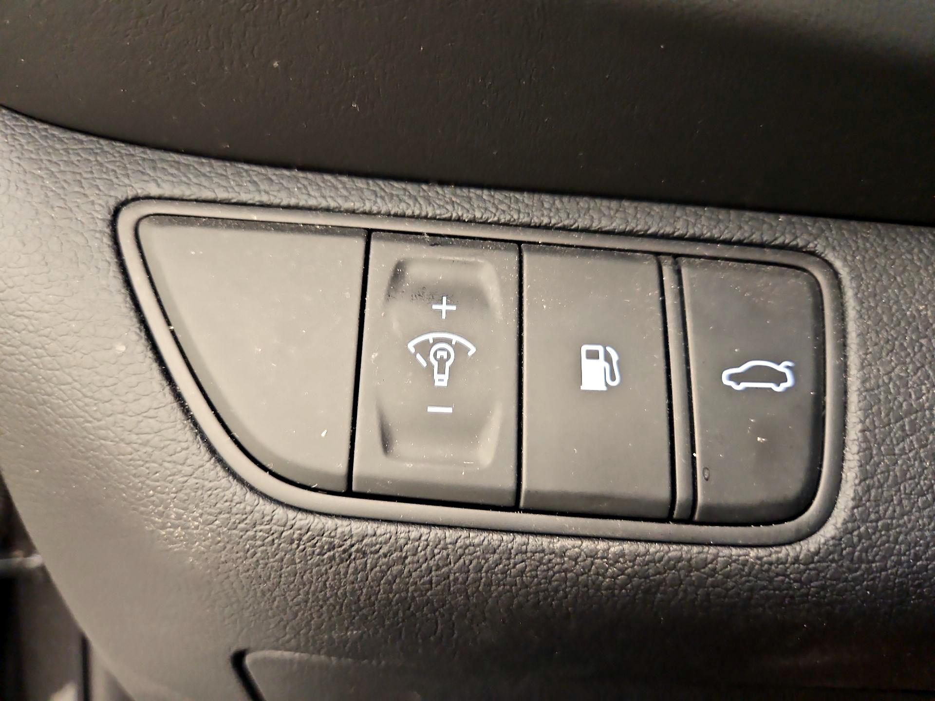 Thumbnail: 2023 Genesis G70 - 13