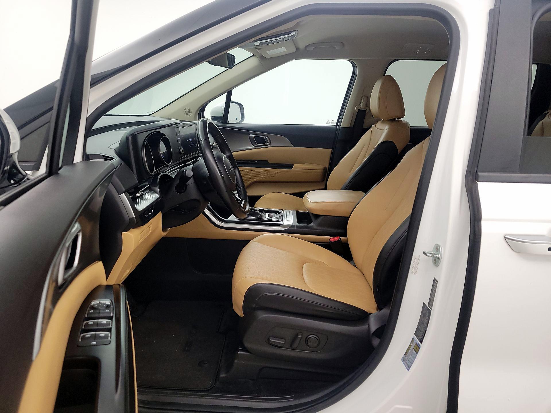 Thumbnail: 2022 Kia Carnival - 11