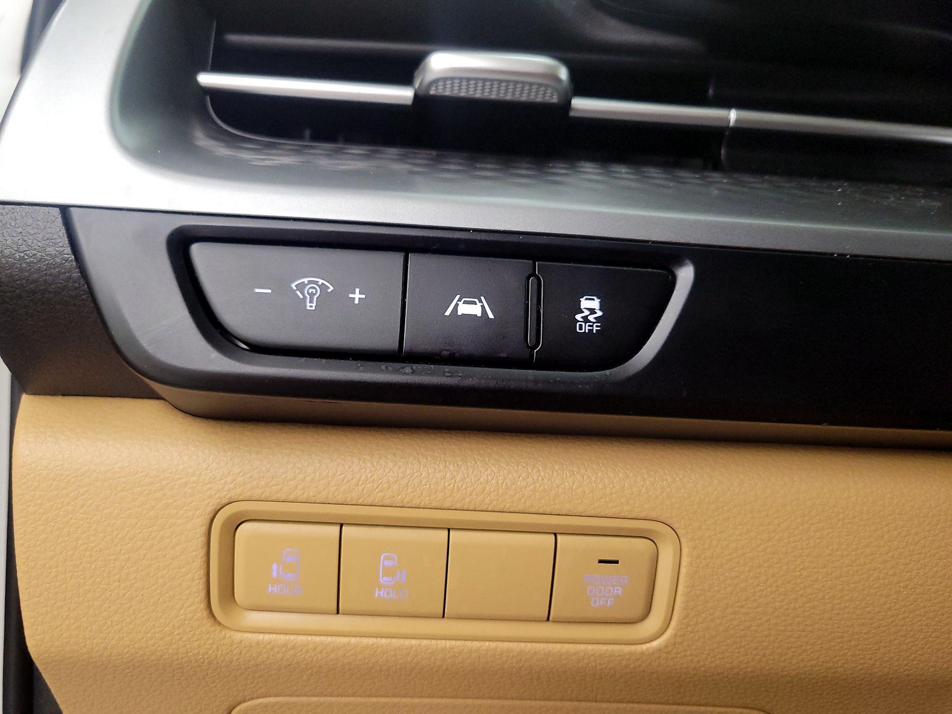 Thumbnail: 2022 Kia Carnival - 13