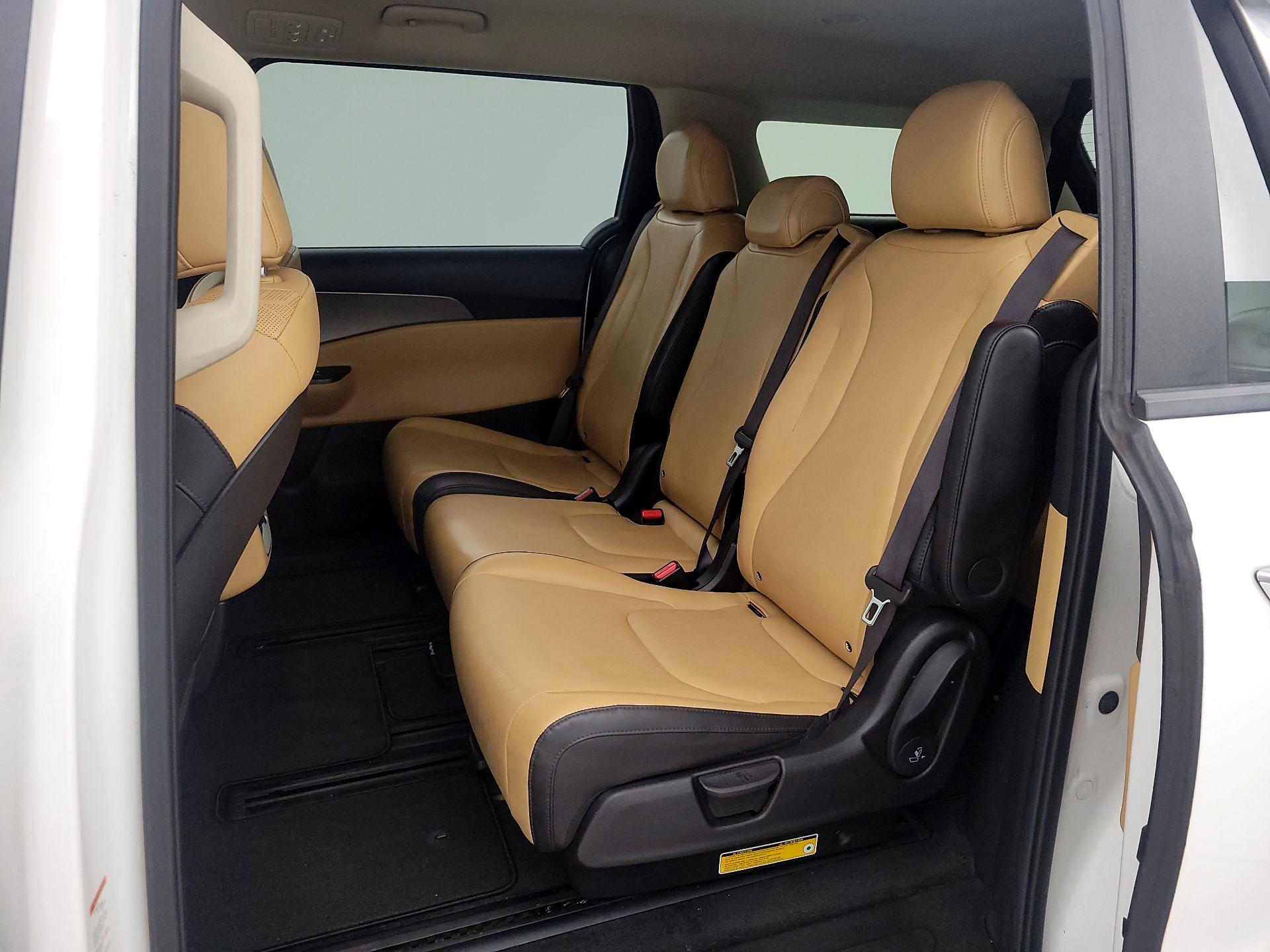 Thumbnail: 2022 Kia Carnival - 19