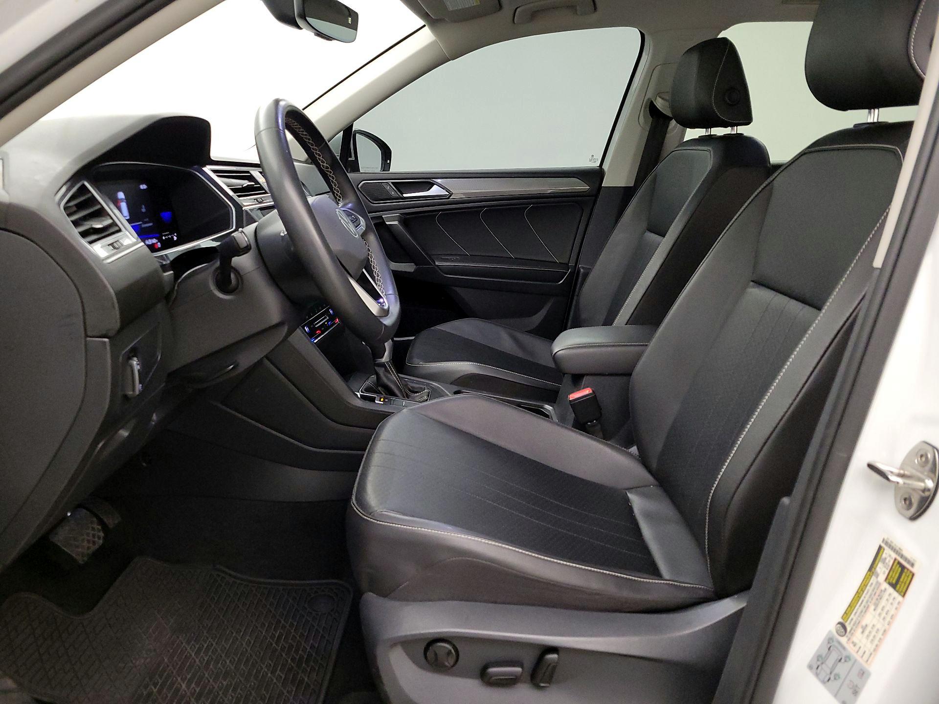 Thumbnail: 2022 Volkswagen Tiguan - 11