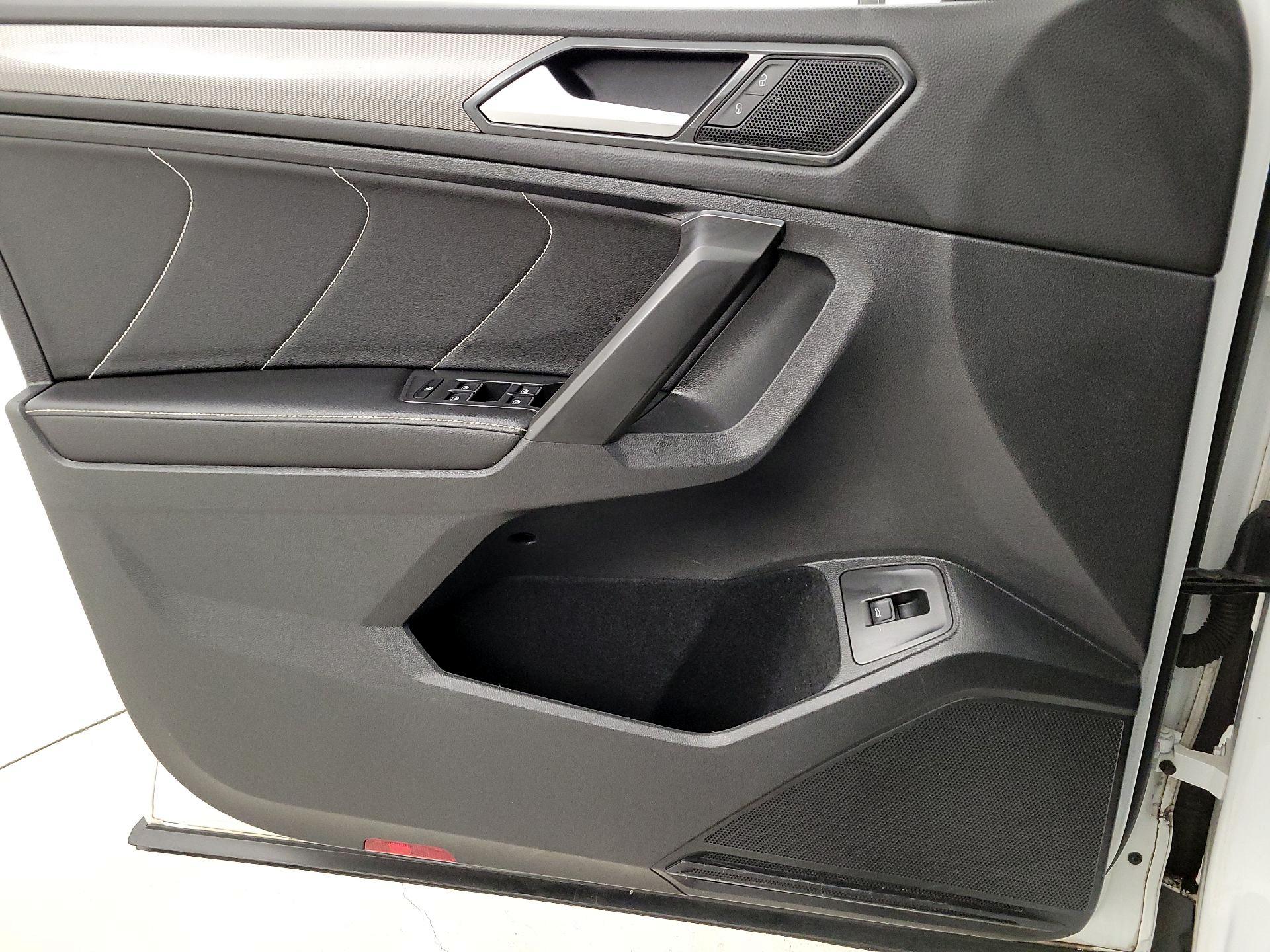 Thumbnail: 2022 Volkswagen Tiguan - 12