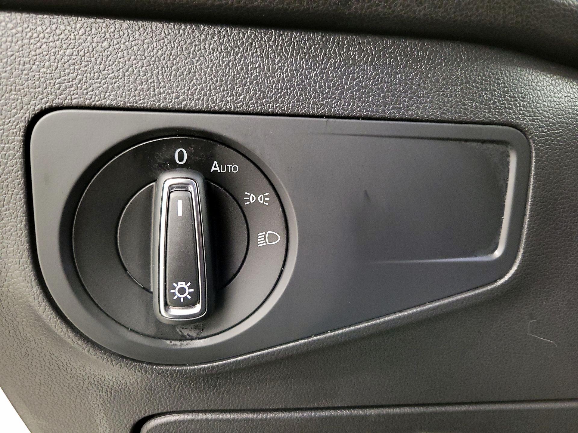 Thumbnail: 2022 Volkswagen Tiguan - 13