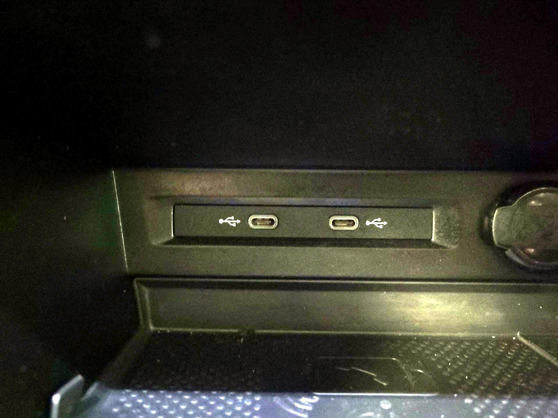 Thumbnail: 2022 Volkswagen Tiguan - 18