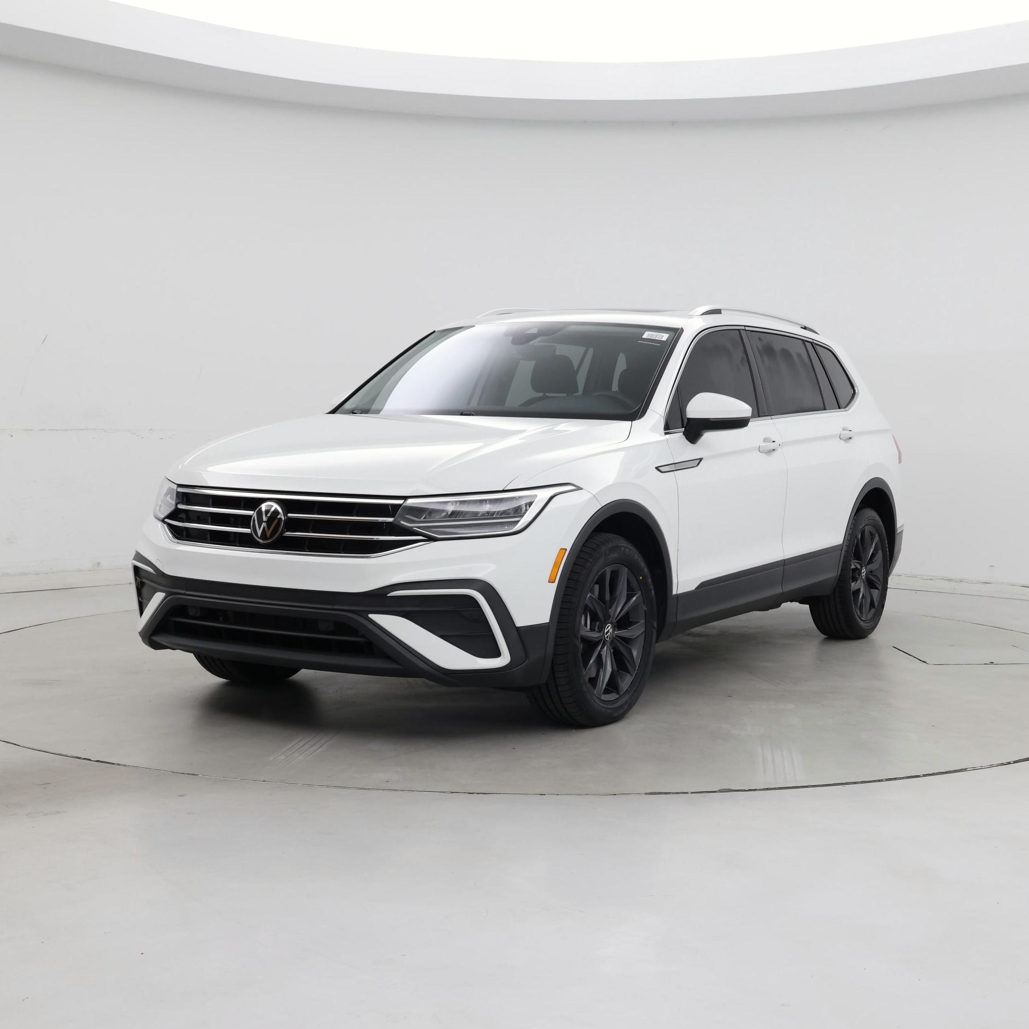 Thumbnail: 2022 Volkswagen Tiguan - 4