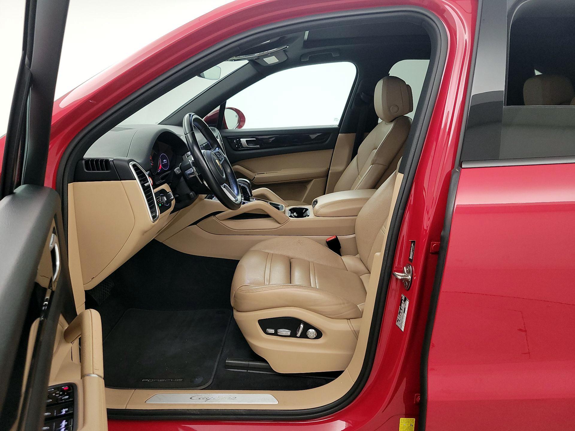 Thumbnail: 2021 Porsche Cayenne - 11